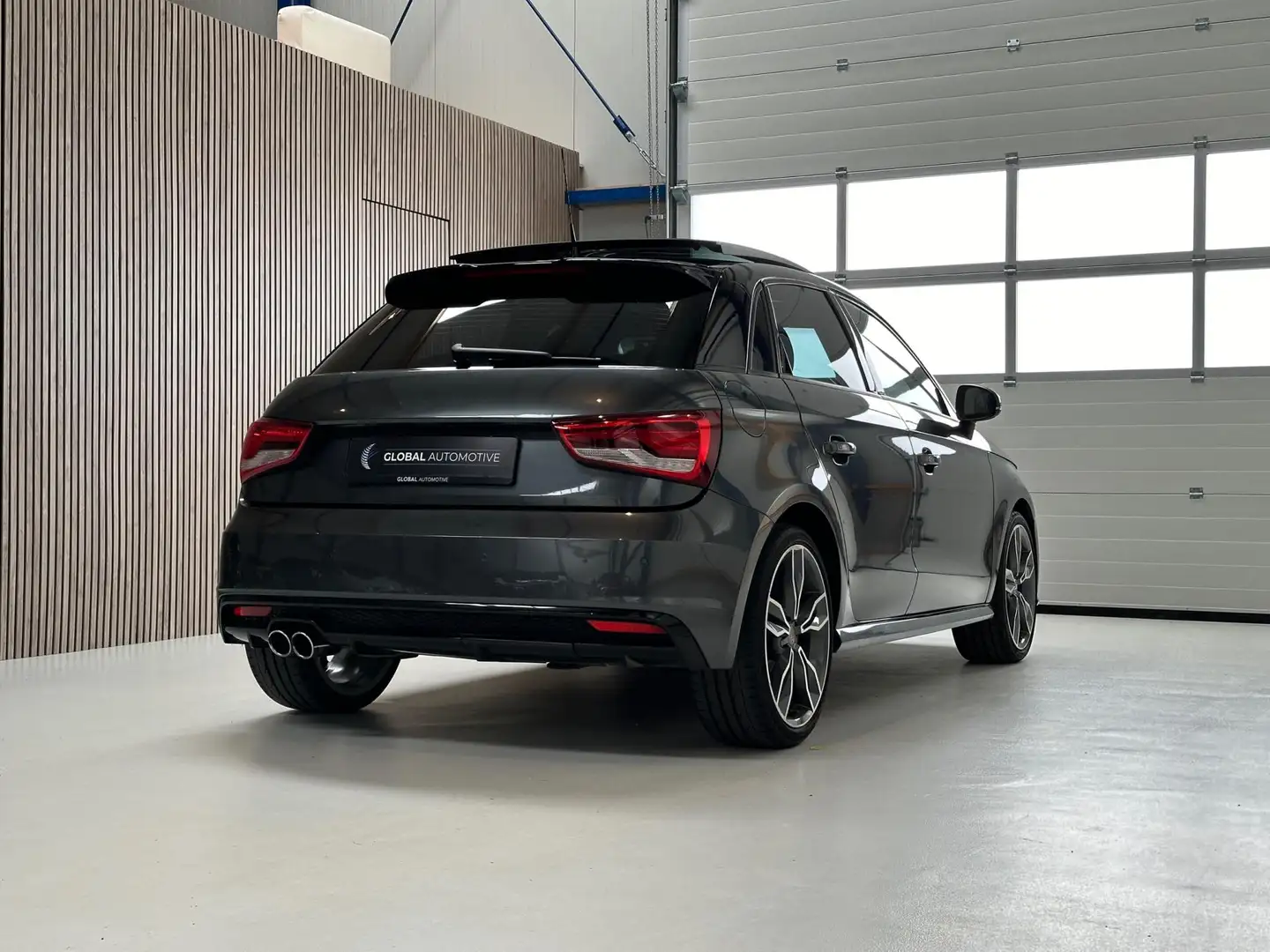 Audi A1 SPORTBACK 1.8 TFSI Sportback - 180 PK - AUTOMAAT - Gris - 2