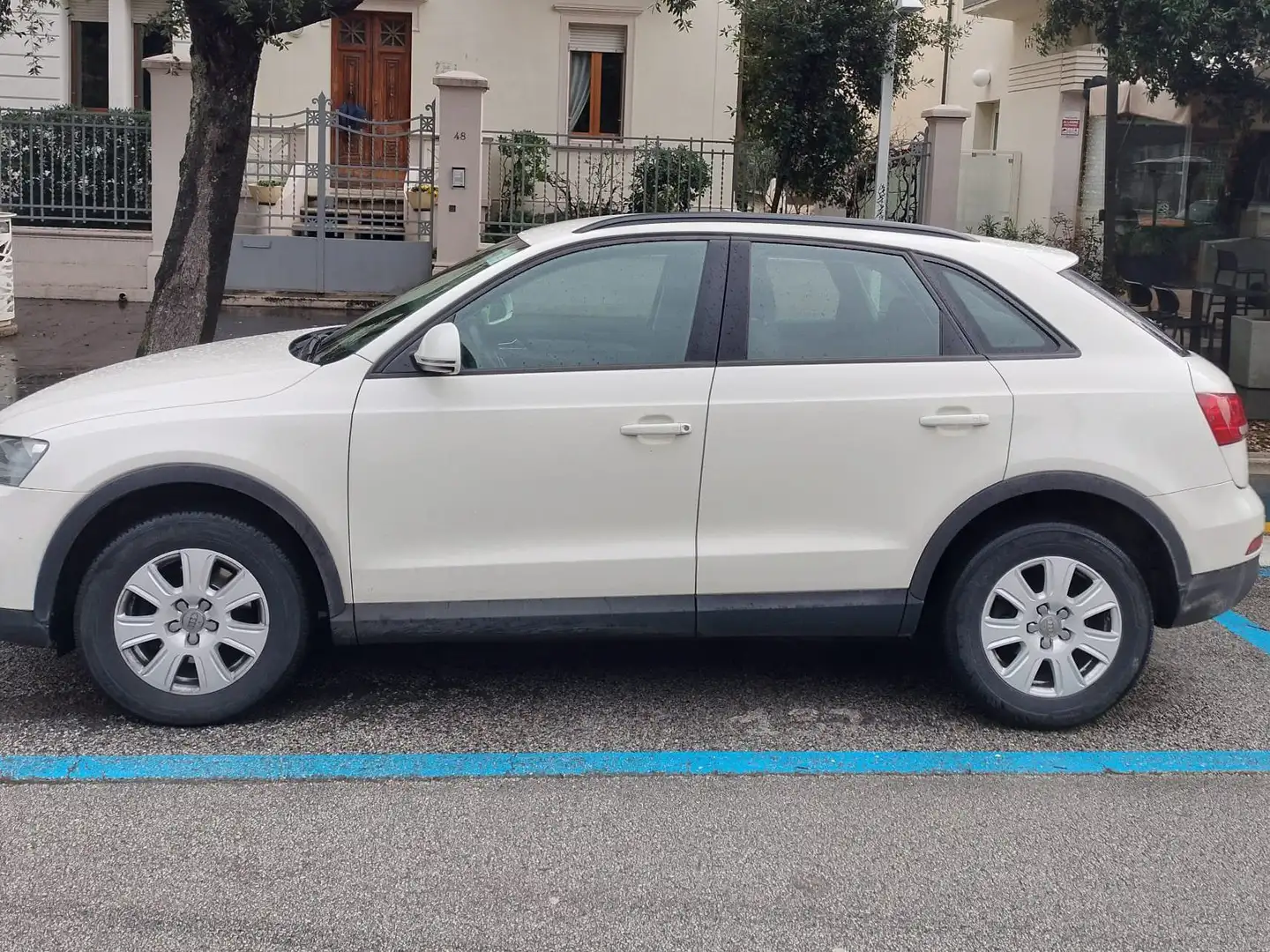 Audi Q3 2011 2.0 tdi 140cv Bianco - 2