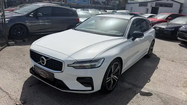 Volvo V60 D4 AWD R-Design Geartronic Allrad Autom 190PS Sportpaket Parkpaket Leder