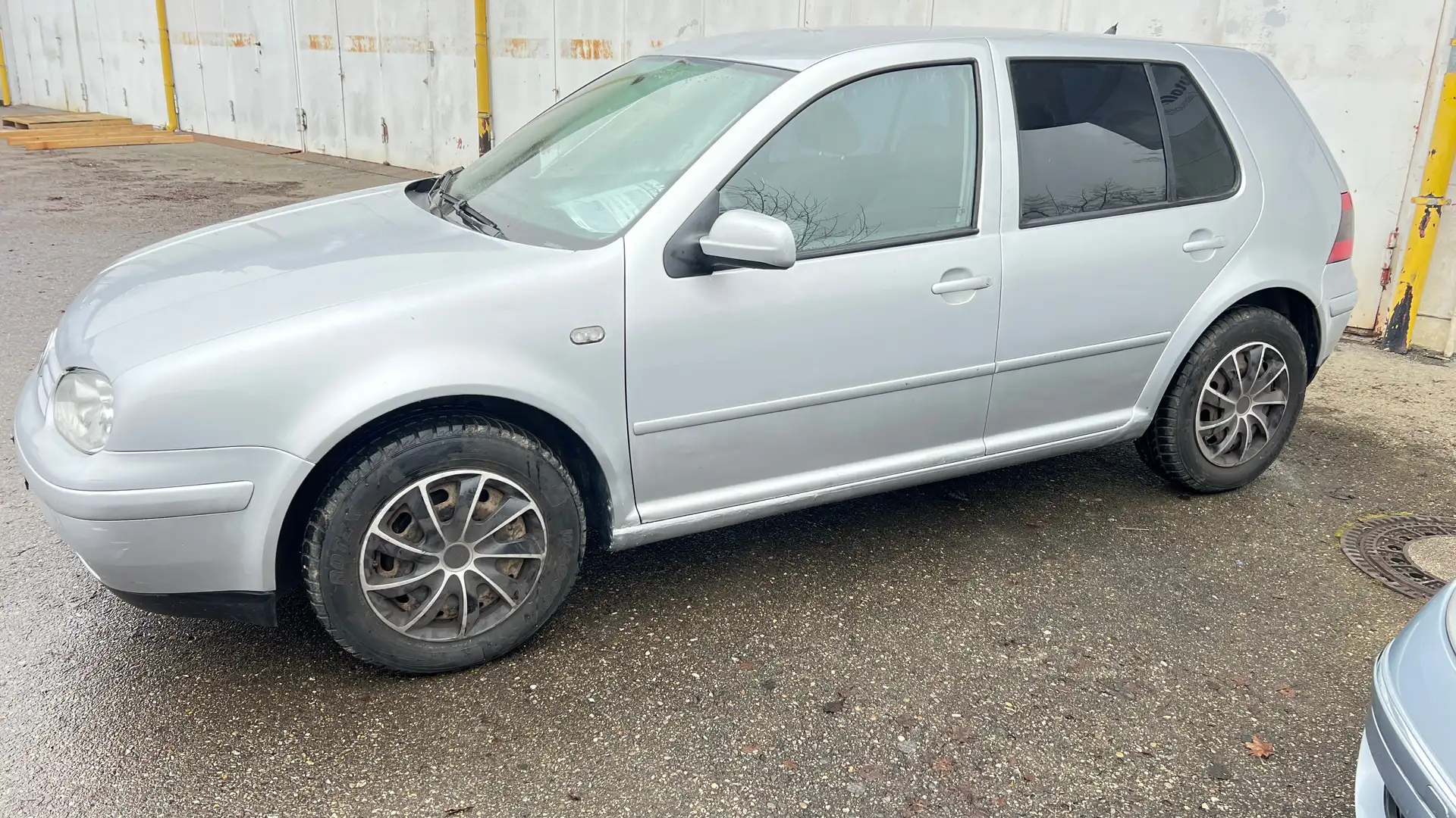 Volkswagen Golf Golf IV 1.6 Comfortline Tüv neu inkl Garantie Silber - 2