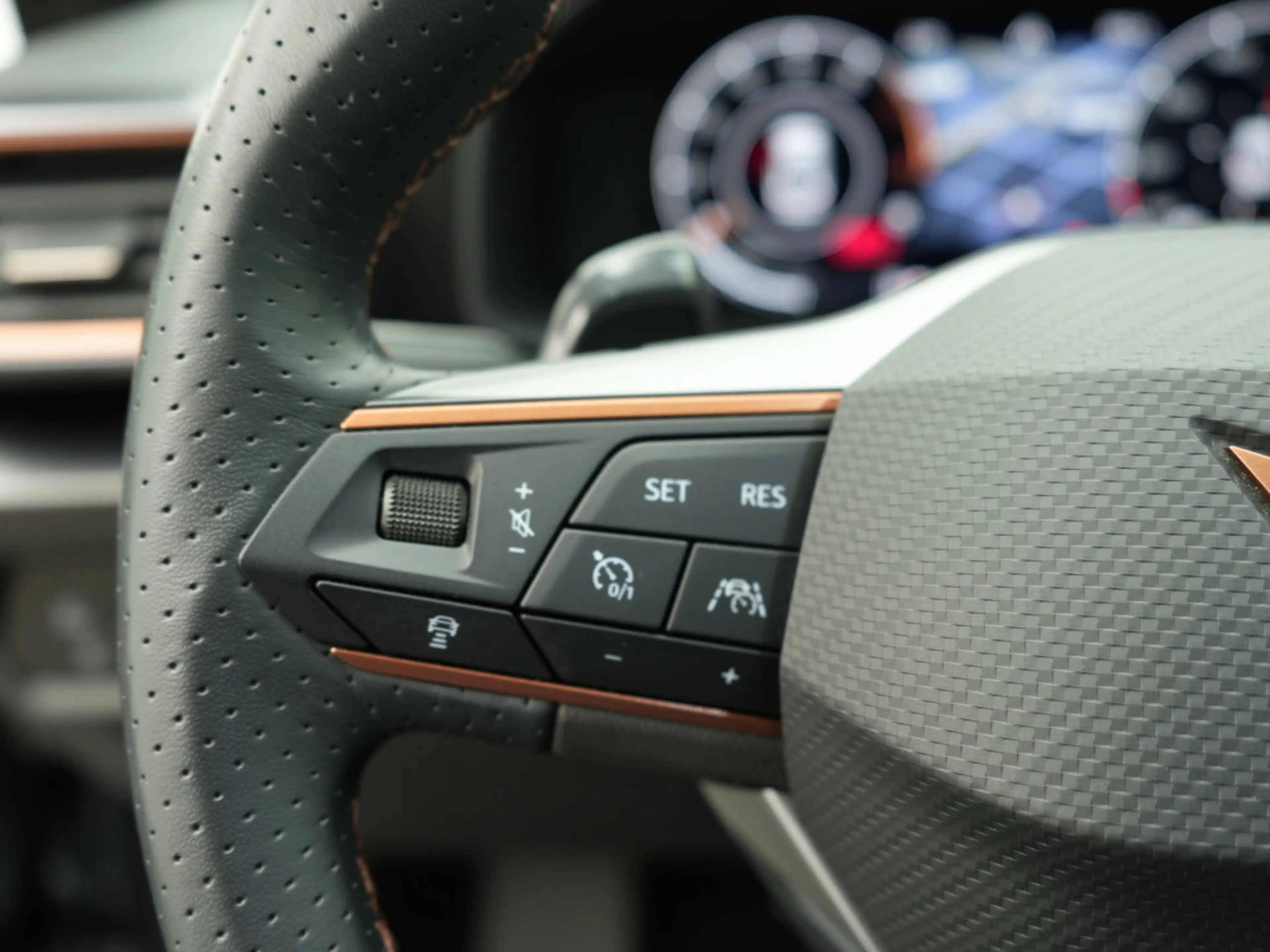 CUPRA Leon ST DSG CARPLAY LED PDC AHK ACC PANO LEDER — photo 13