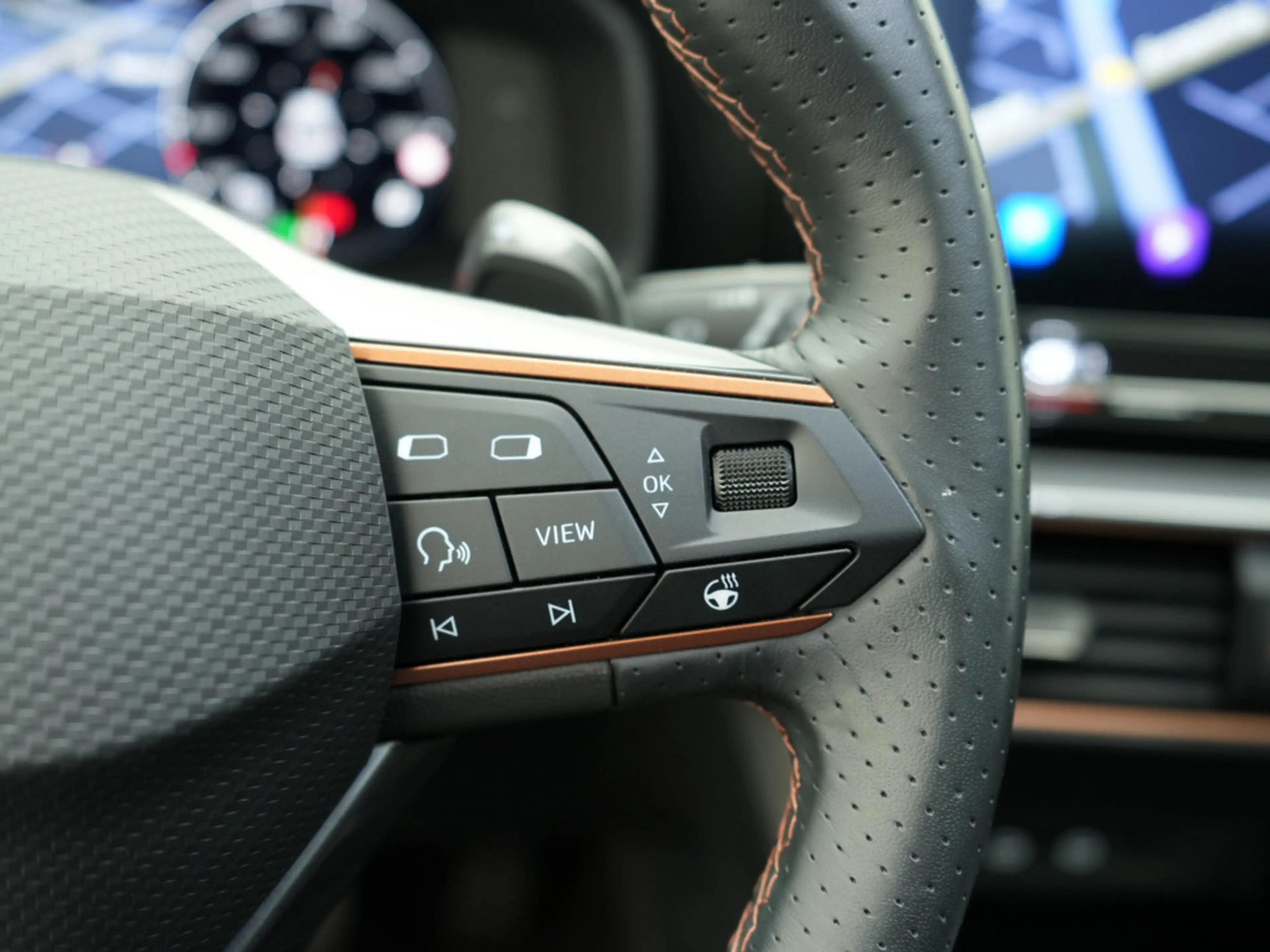 CUPRA Leon ST DSG CARPLAY LED PDC AHK ACC PANO LEDER — photo 14