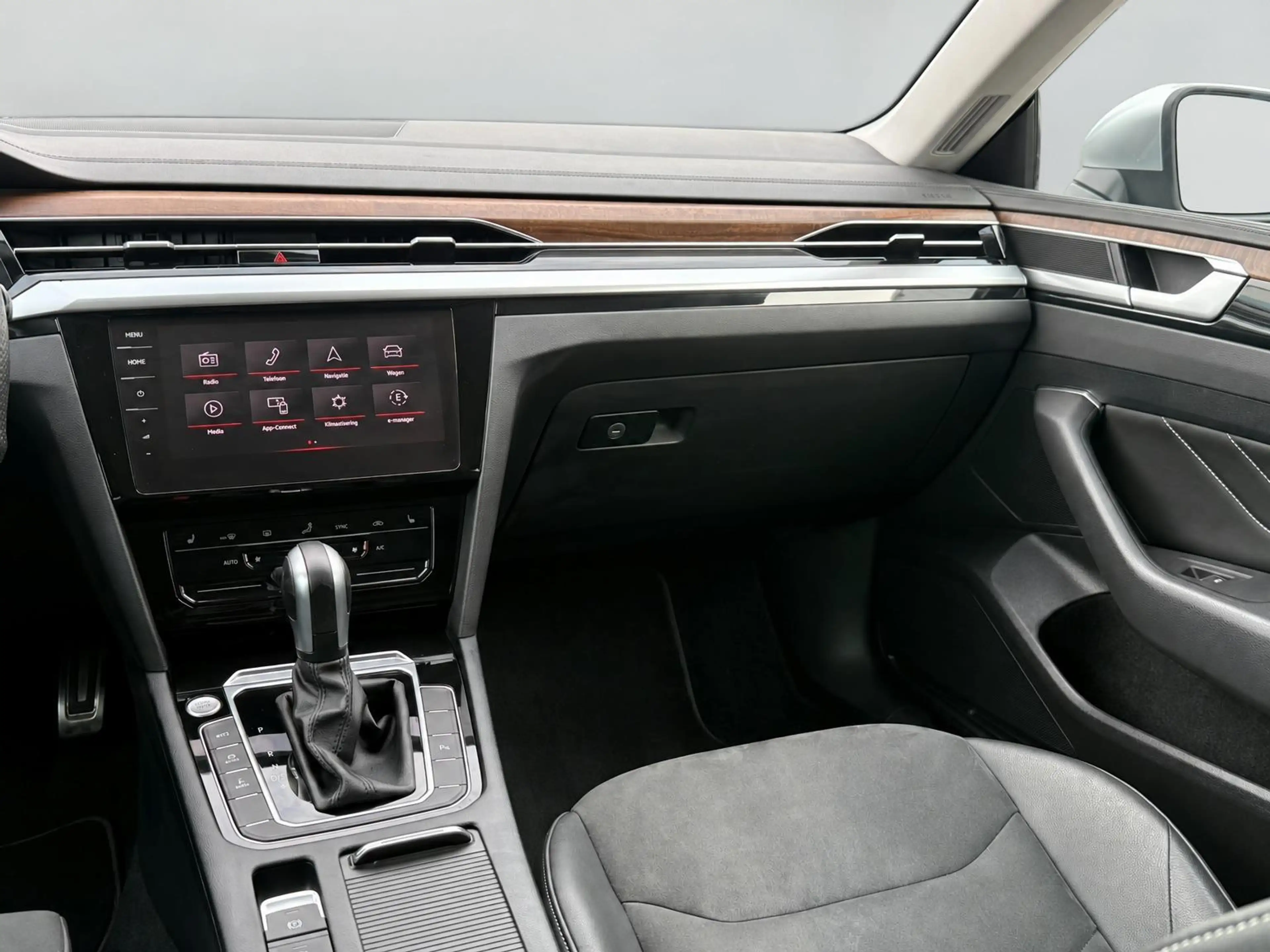 Volkswagen Arteon Shooting Brake 1.4 TSI eHybrid Elegance Business+ — photo 12