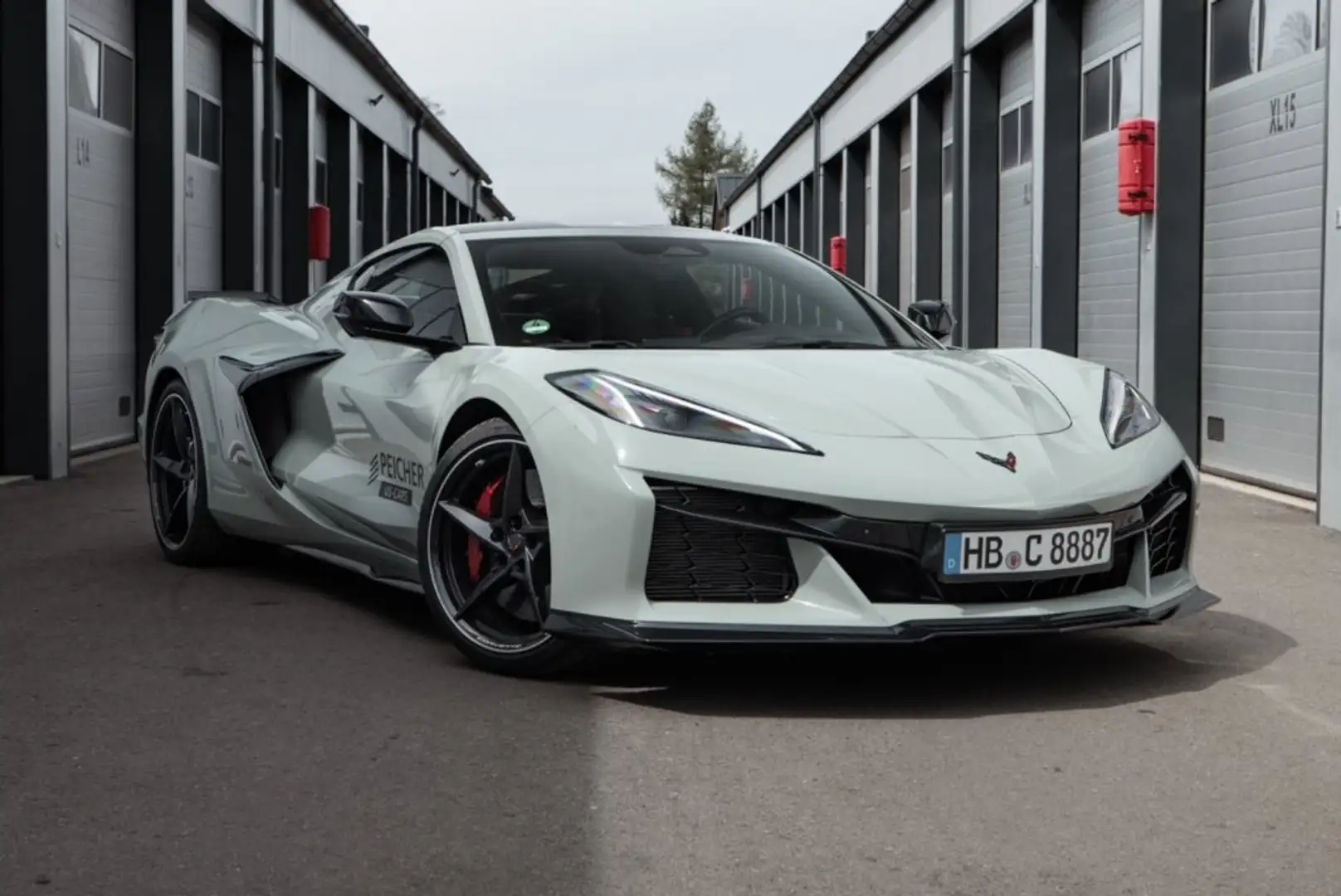 Chevrolet Corvette C8 E-Ray Coupe Grün - 1