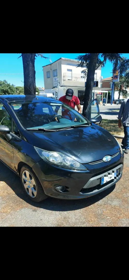 Ford Fiesta 5p 1.4 16v Titanium Gpl - 2