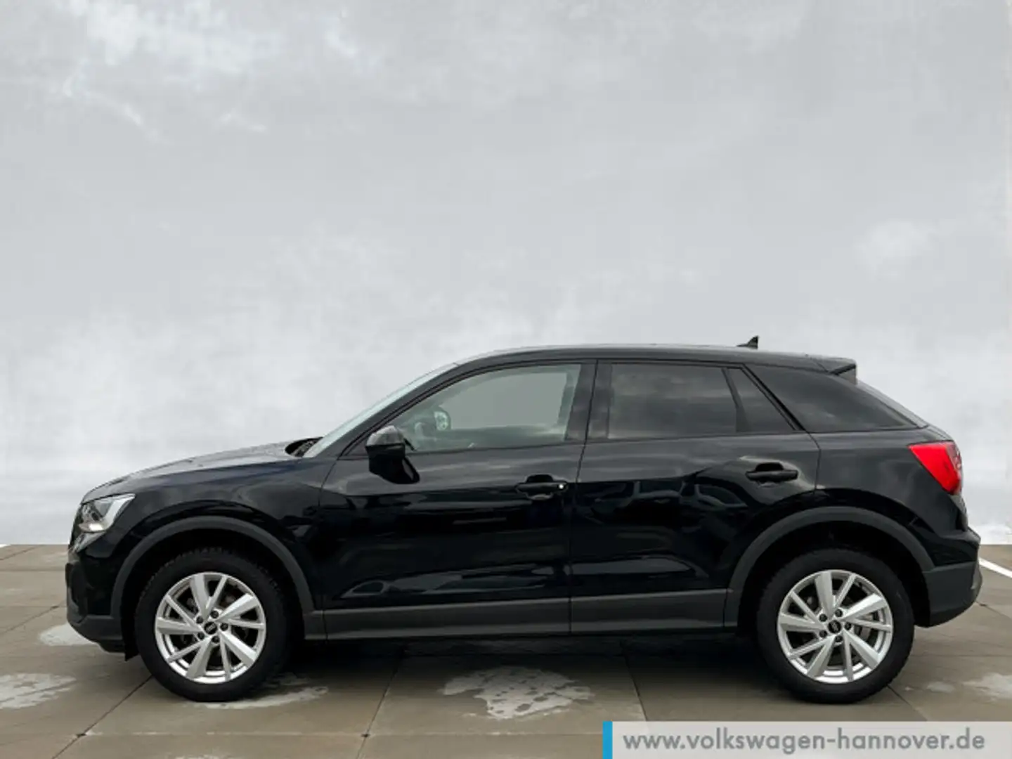 Audi Q2 35 1.5 TFSI S-tronic LED SHZ PDC Zwart - 2