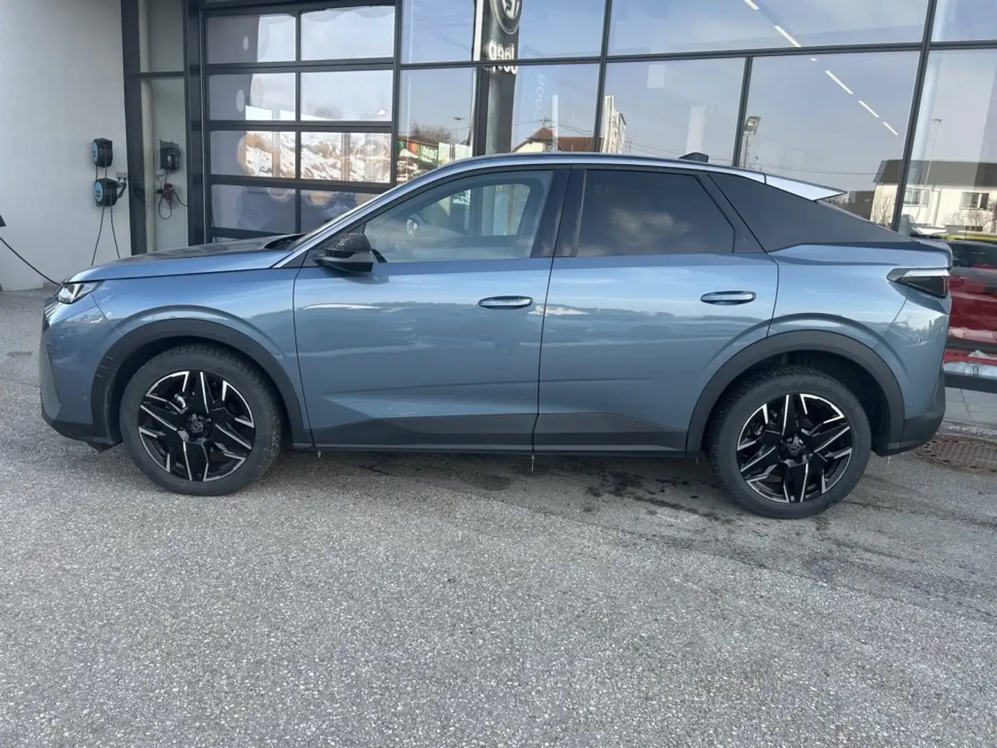 Peugeot 3008 Hybrid 145 e-DCS6 Blau - 2