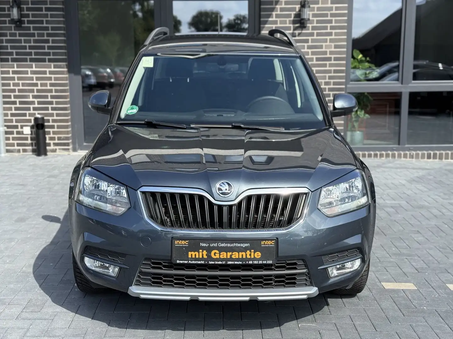 Skoda Yeti Ambition*Klima*SHZ*PDC*AHK*Elek-F+S*Alu* Grau - 2