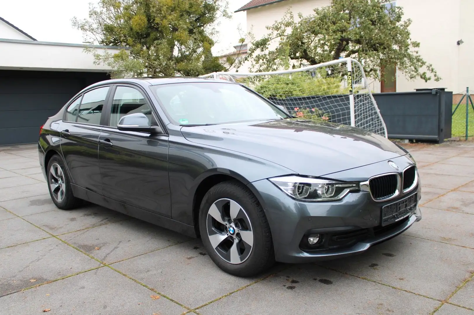 BMW 318 d Lim. **LED/DAB/SCHIEBEDACH** Gris - 2