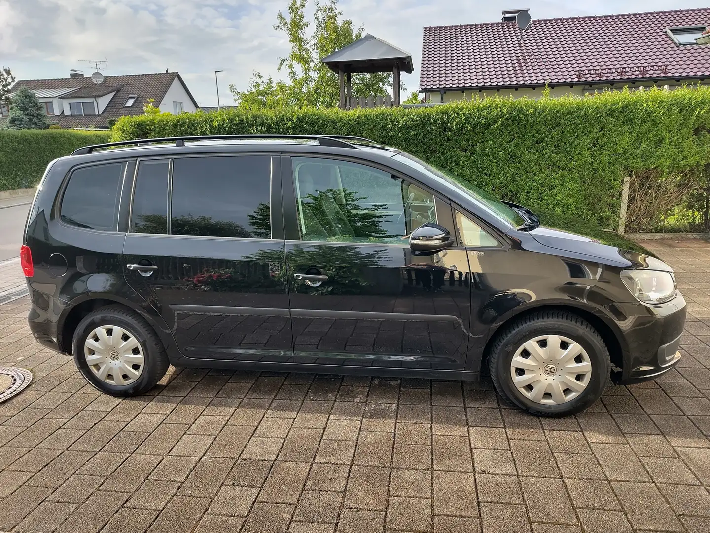 Volkswagen Touran 1.4 TSI * HU Neu * AHK * 7-Sitzer * 8-fach bereift Schwarz - 2
