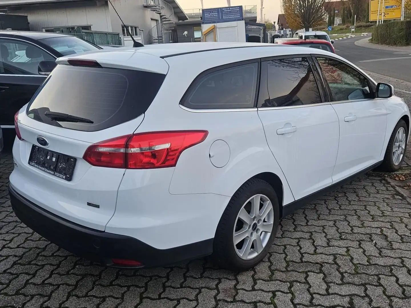 Ford Focus Focus Turnier Turnier 1.0 EcoBoost Weiß - 2