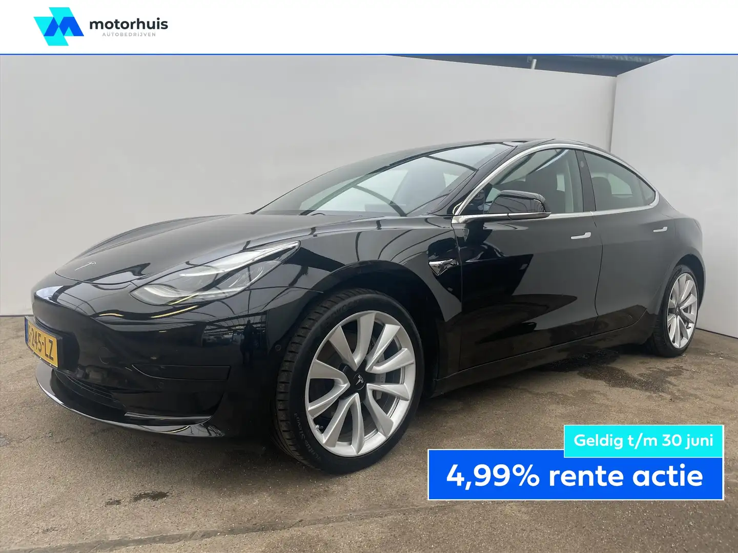 Tesla Model 3 Standard Plus RWD Schwarz - 1