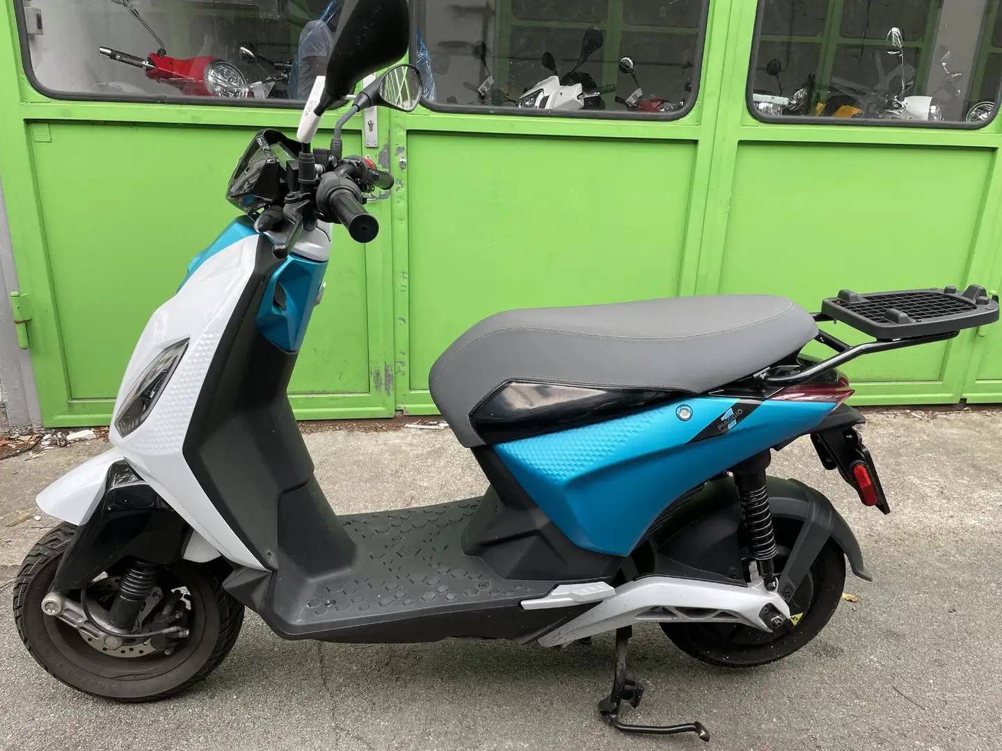 Piaggio 1+ e-Roller 45 Kmh mobiles Akku bis 100 KM Wit - 1