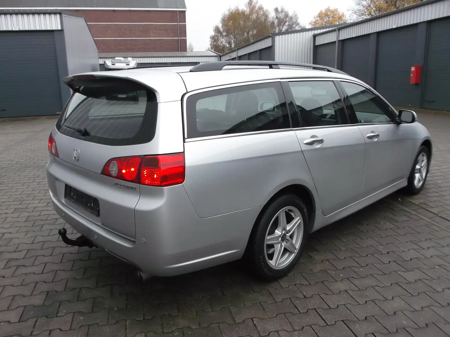 Honda Accord 2.0 i Executive.TÜV. 11/2027.T-LEDER.MET.ALU.ZV Silber - 2