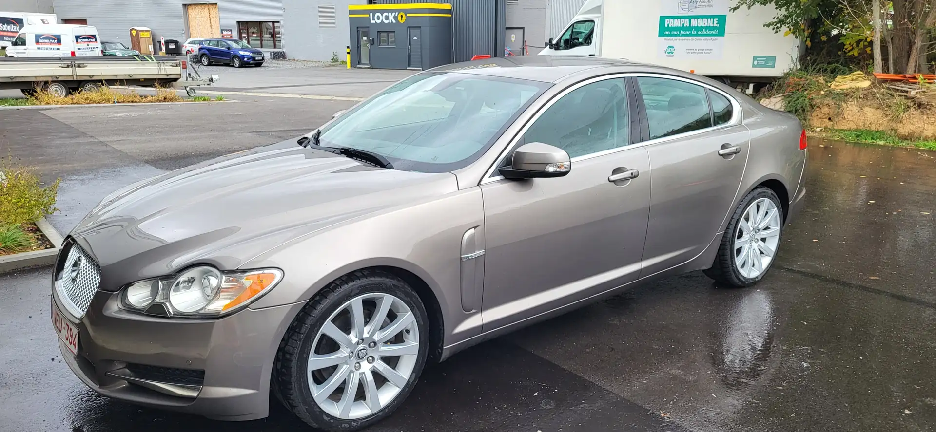 Jaguar XF XF 2.7 Turbo V6 Luxury Бронзовий - 1