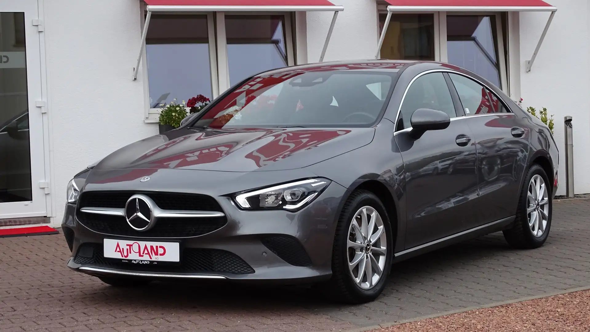 Mercedes-Benz CLA 250 Progressive LED Navi Virtual Cockpit Grau - 2