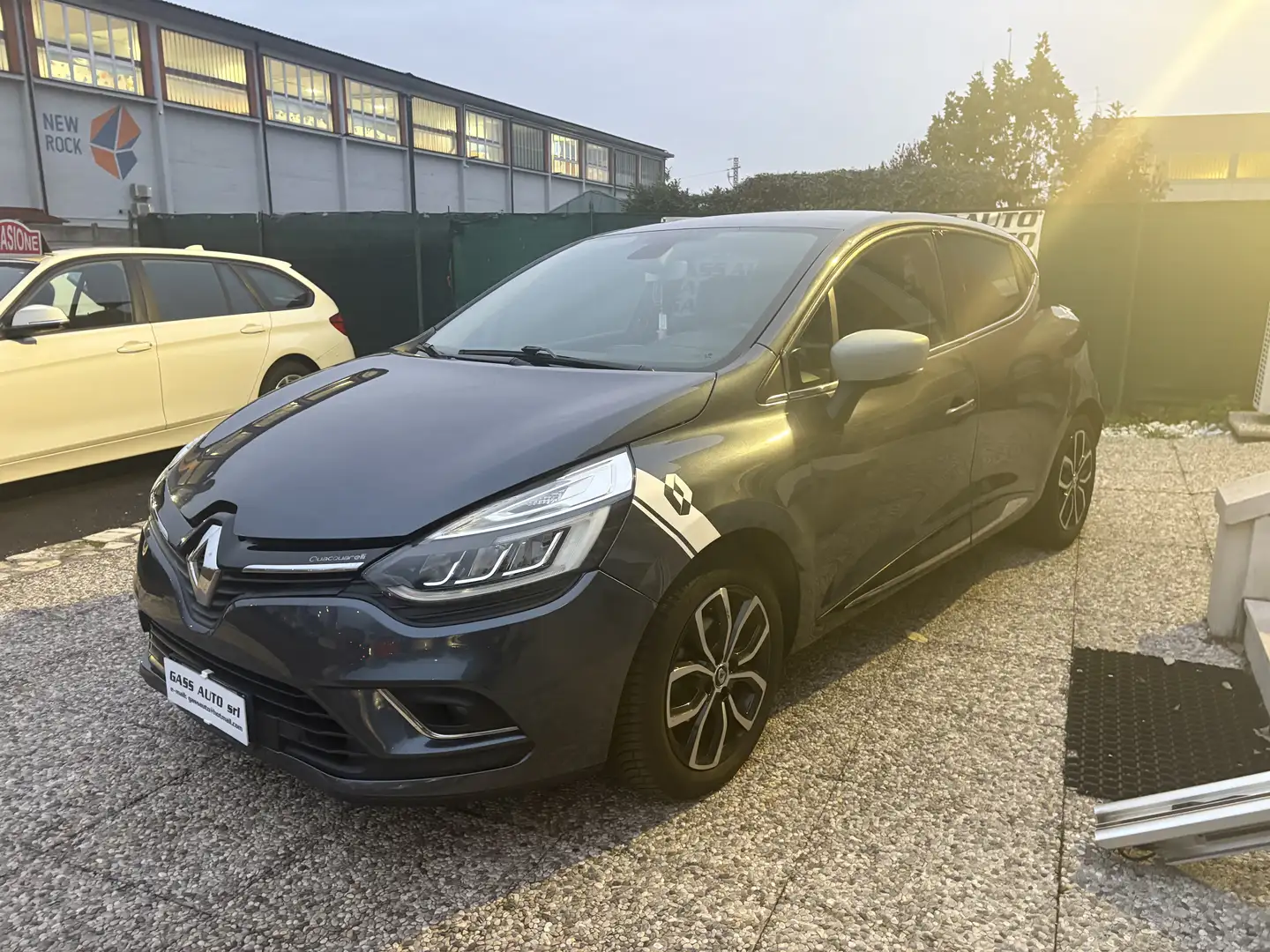 Renault Clio 1.5 dci energy Excite 90cv edc Gris - 2