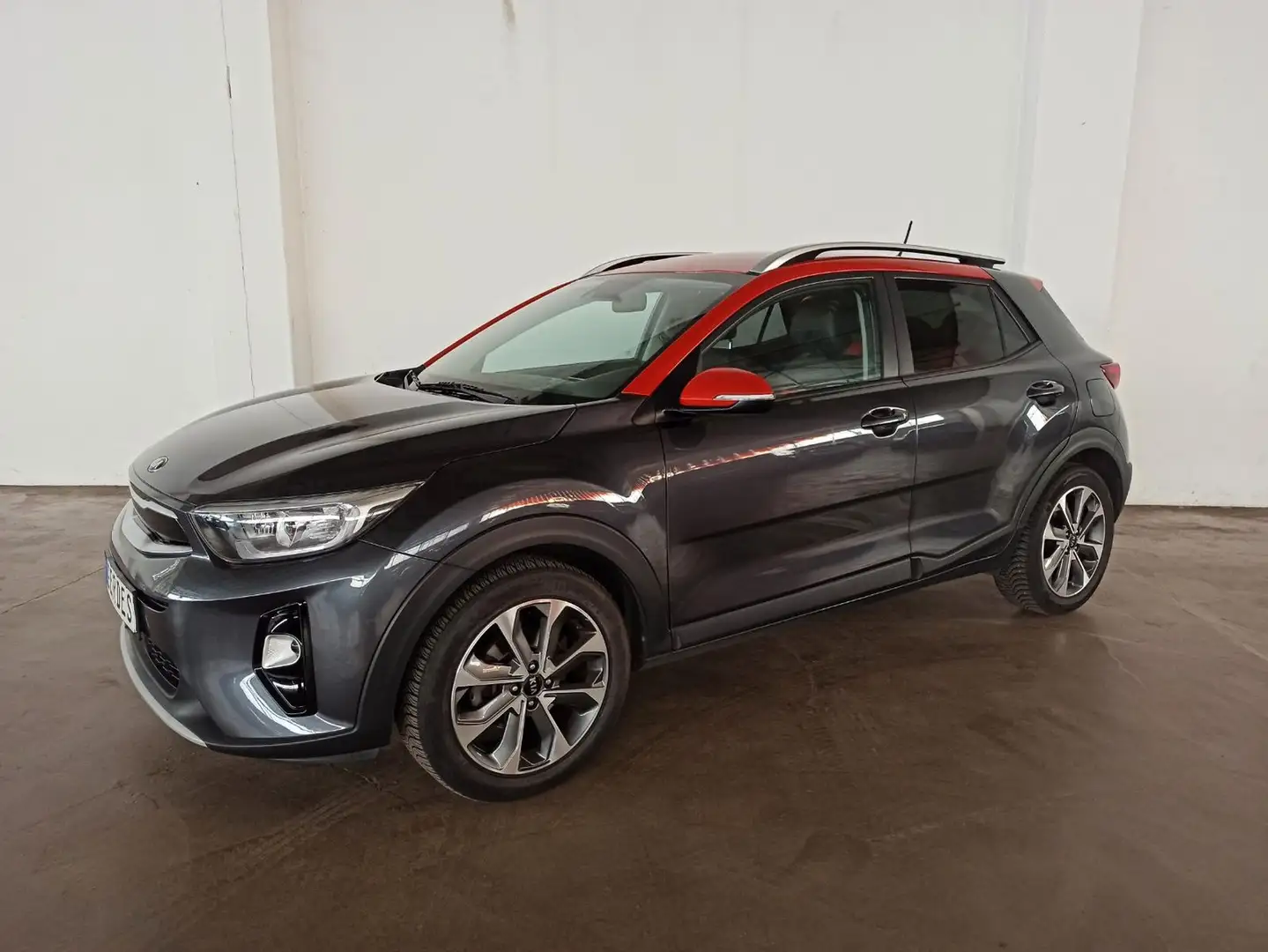 Kia Stonic Vision 1.4 Grau - 2
