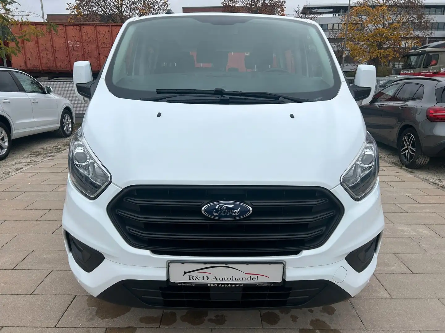 Ford Transit Custom Weiß - 2