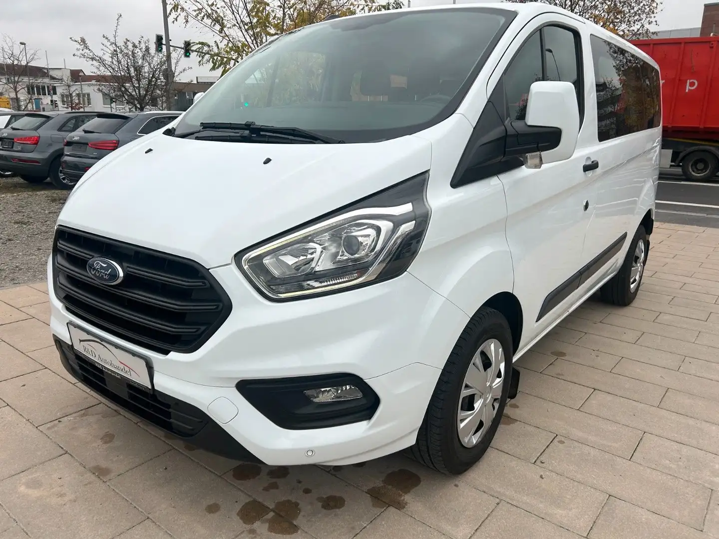 Ford Transit Custom Weiß - 1