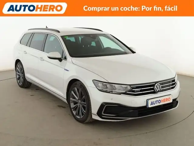 Volkswagen Passat view 8
