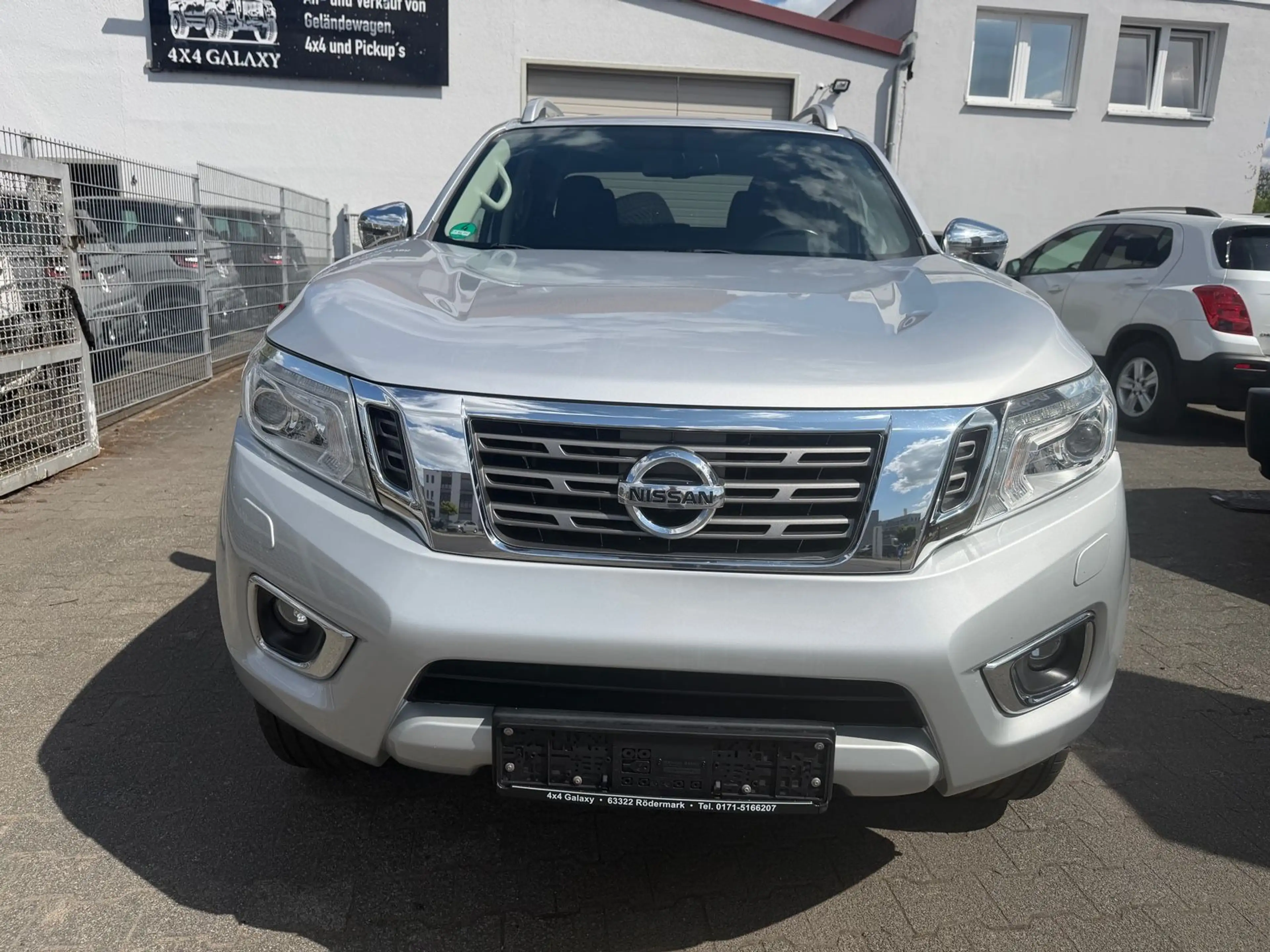 Nissan Navara NP300 N-Connecta Double Cab 4x4 — photo 9