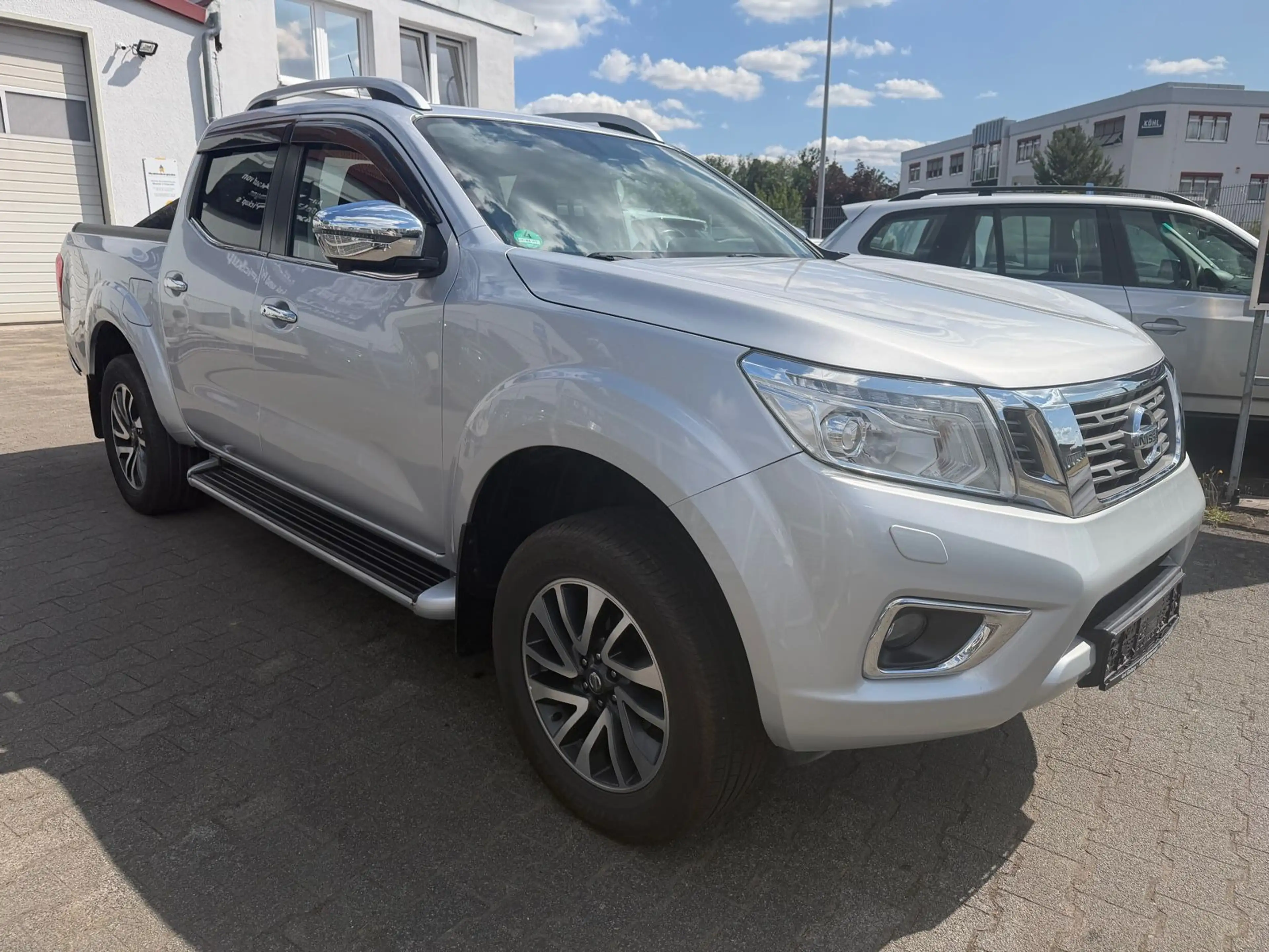 Nissan Navara NP300 N-Connecta Double Cab 4x4 — photo 8
