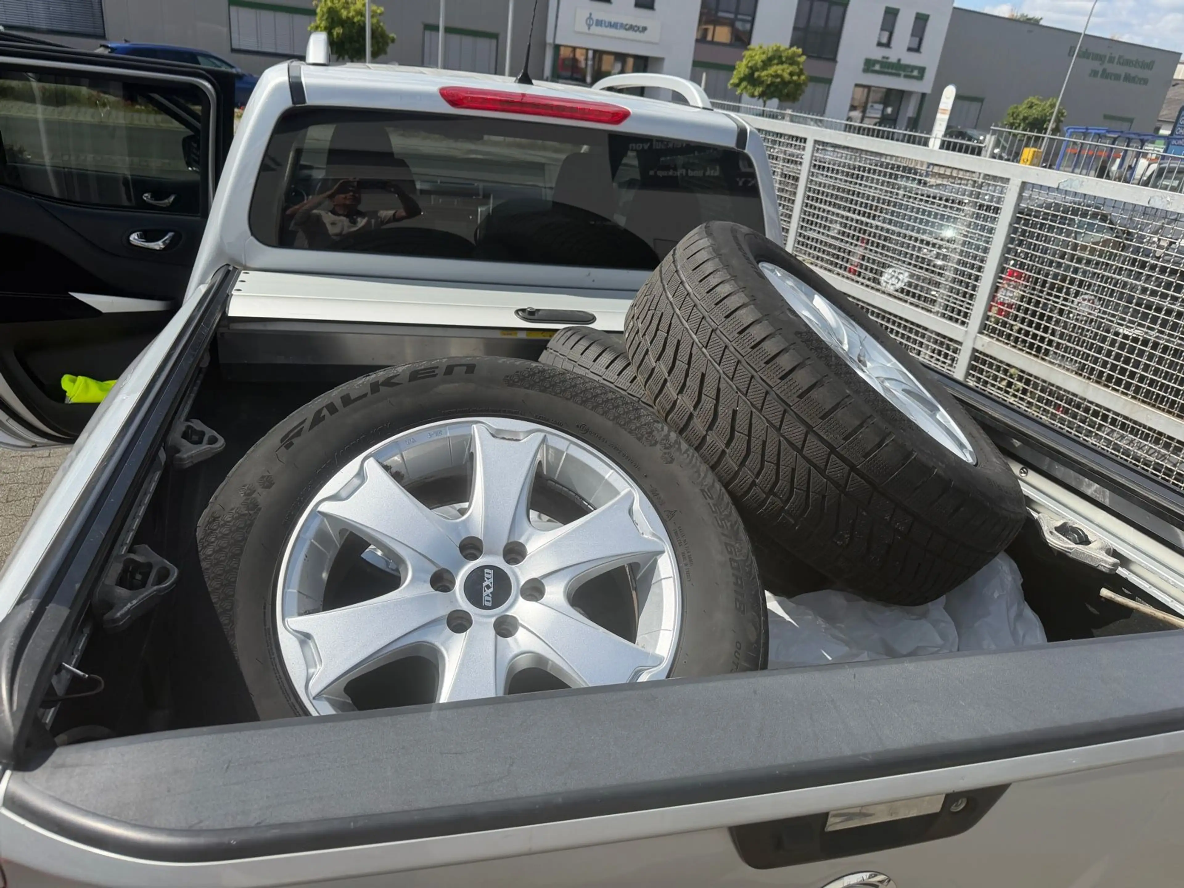 Nissan Navara NP300 N-Connecta Double Cab 4x4 — photo 14