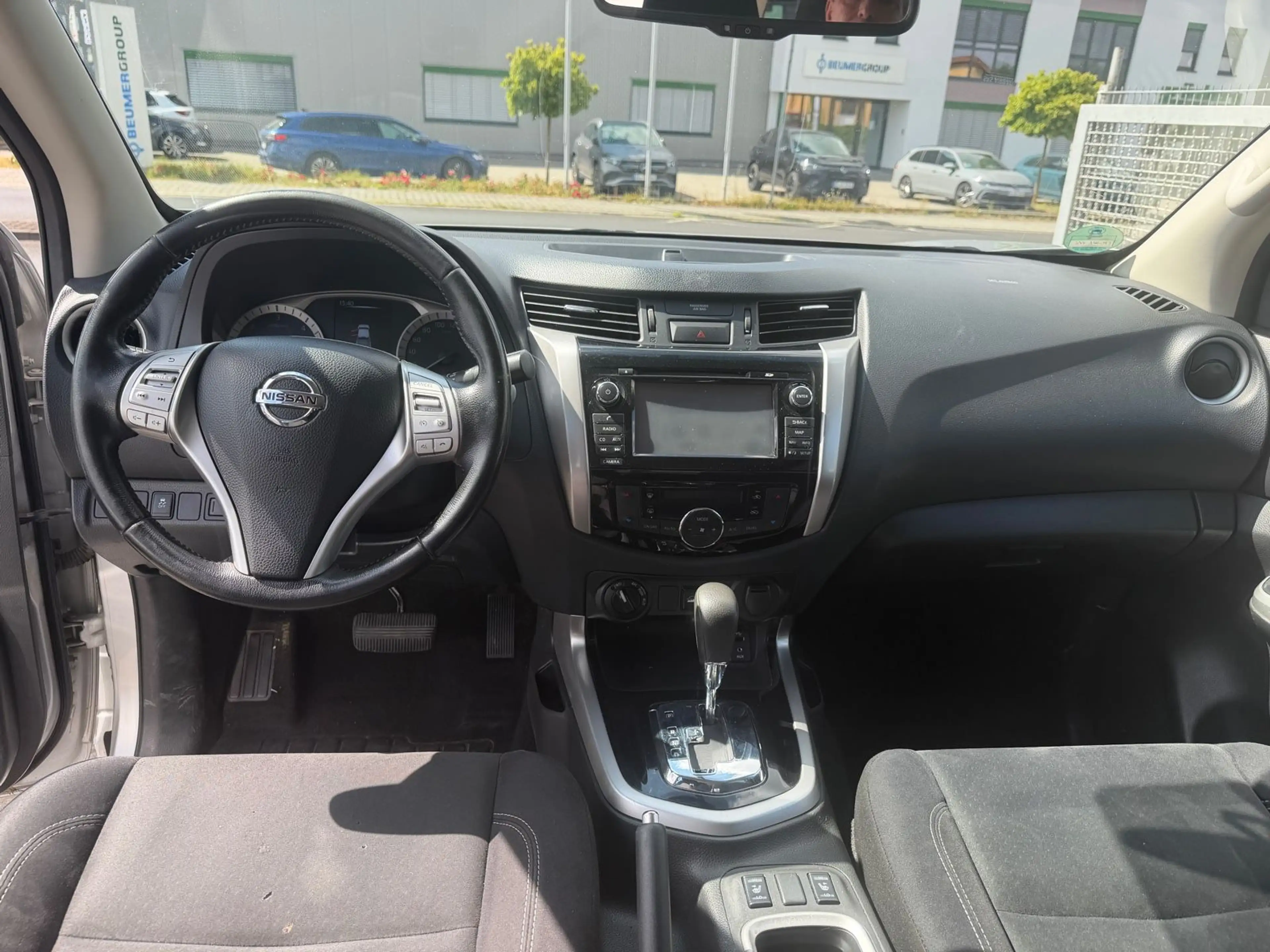 Nissan Navara NP300 N-Connecta Double Cab 4x4 — photo 13