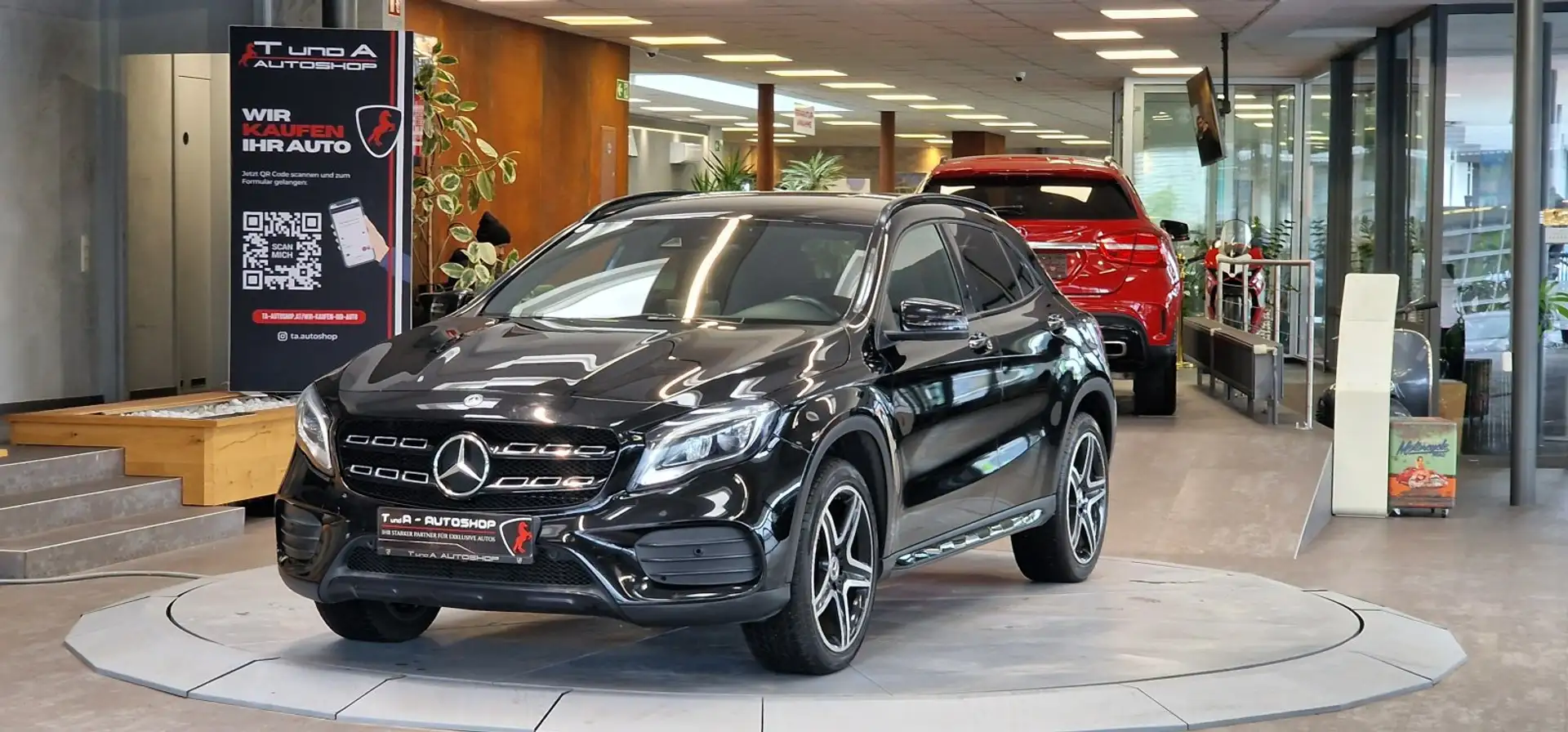 Mercedes-Benz GLA 200 d AMG-Paket Aut. *Kamera*Navi*19Zoll*Night-Paket* Schwarz - 1