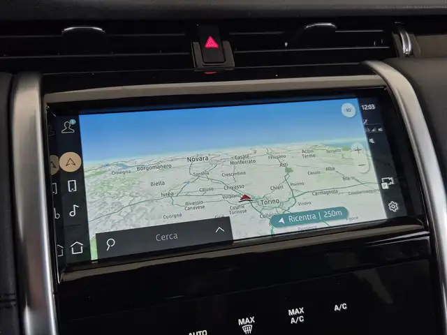 Land Rover Discovery Sport view 12
