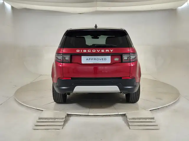 Land Rover Discovery Sport view 7