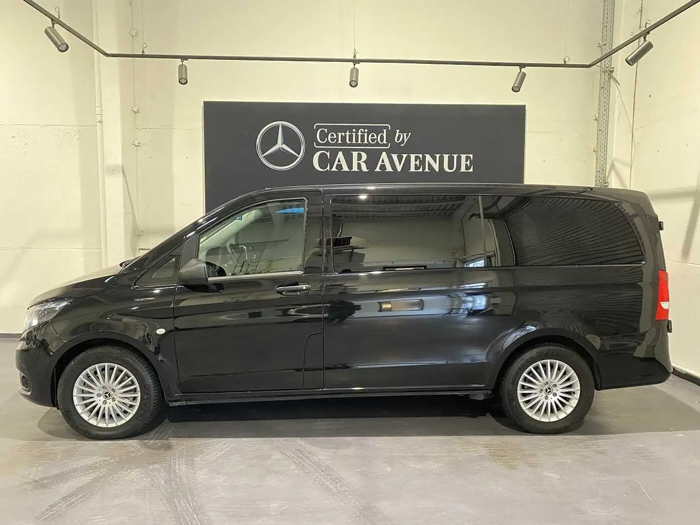 Mercedes-Benz Vito eVito Tourer PRO L2 (28.900€ HTVA) Noir - 2