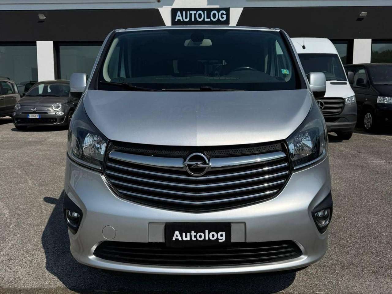 Opel Vivaro 1.6 BiTurbo 145CV PASSO LUNGO GANCIO TRAINO