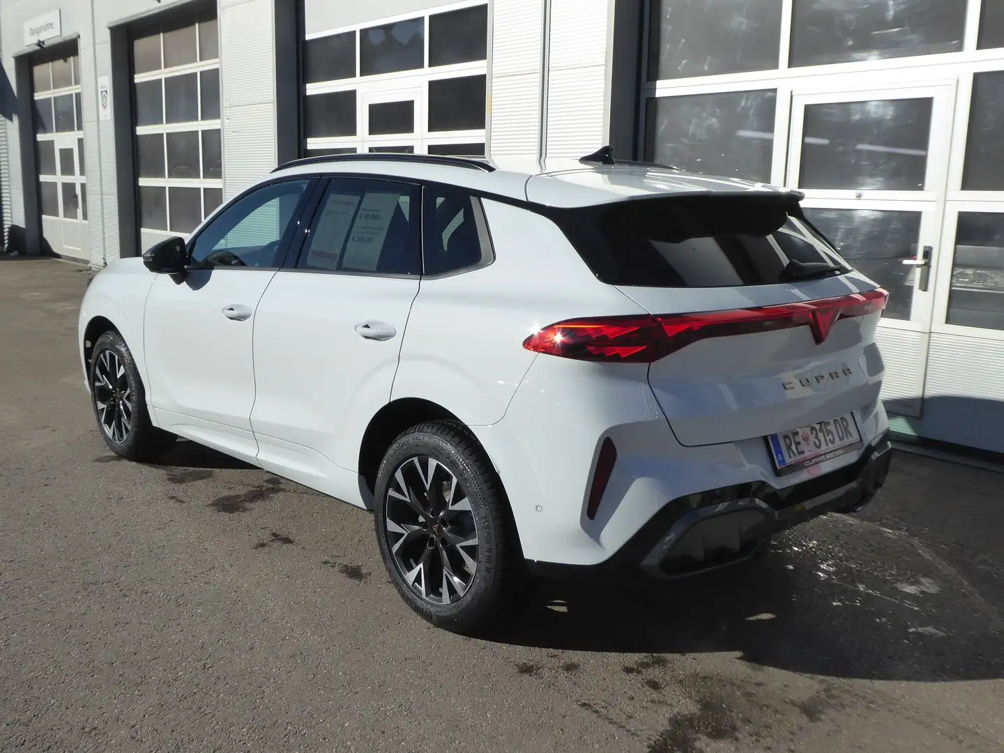 CUPRA Terramar 1.5 e-TSI 150 PS DSG Weiß - 2