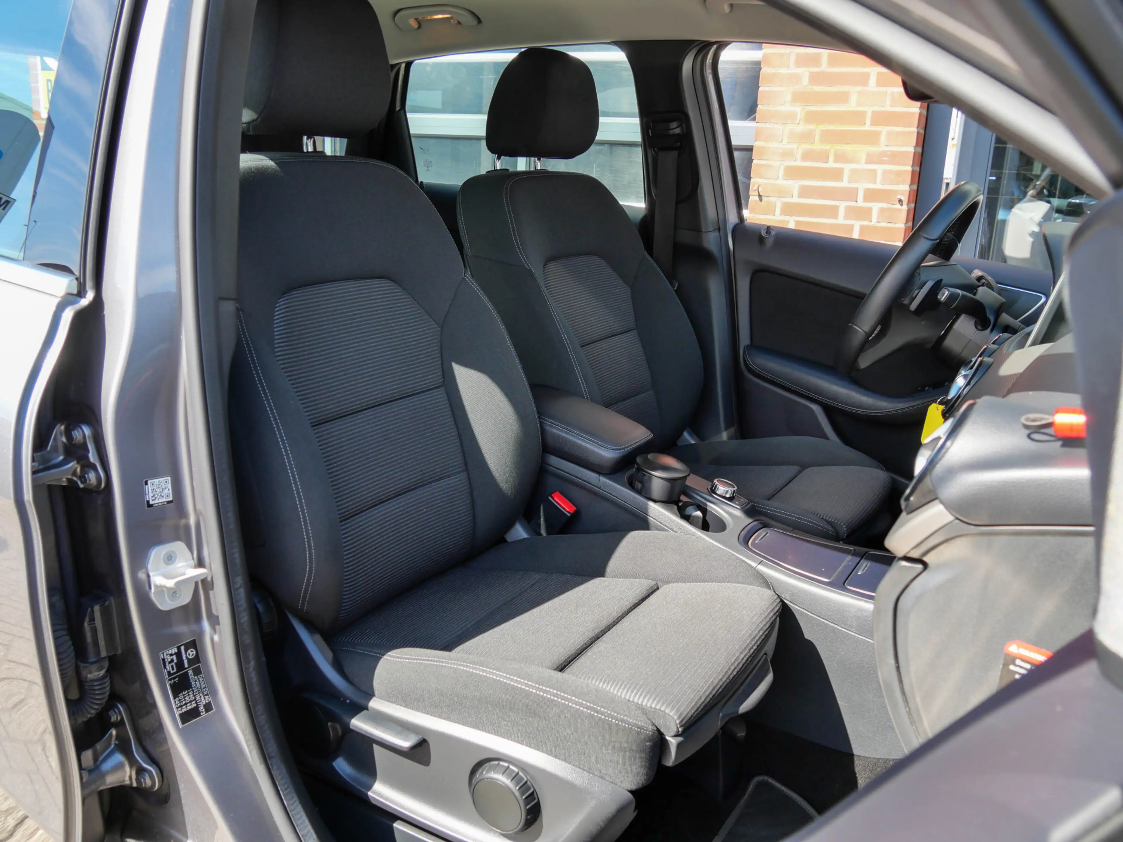 Mercedes-Benz B 180 Ambition Automaat | NAVIGATIE | BLUETOOTH | — photo 4