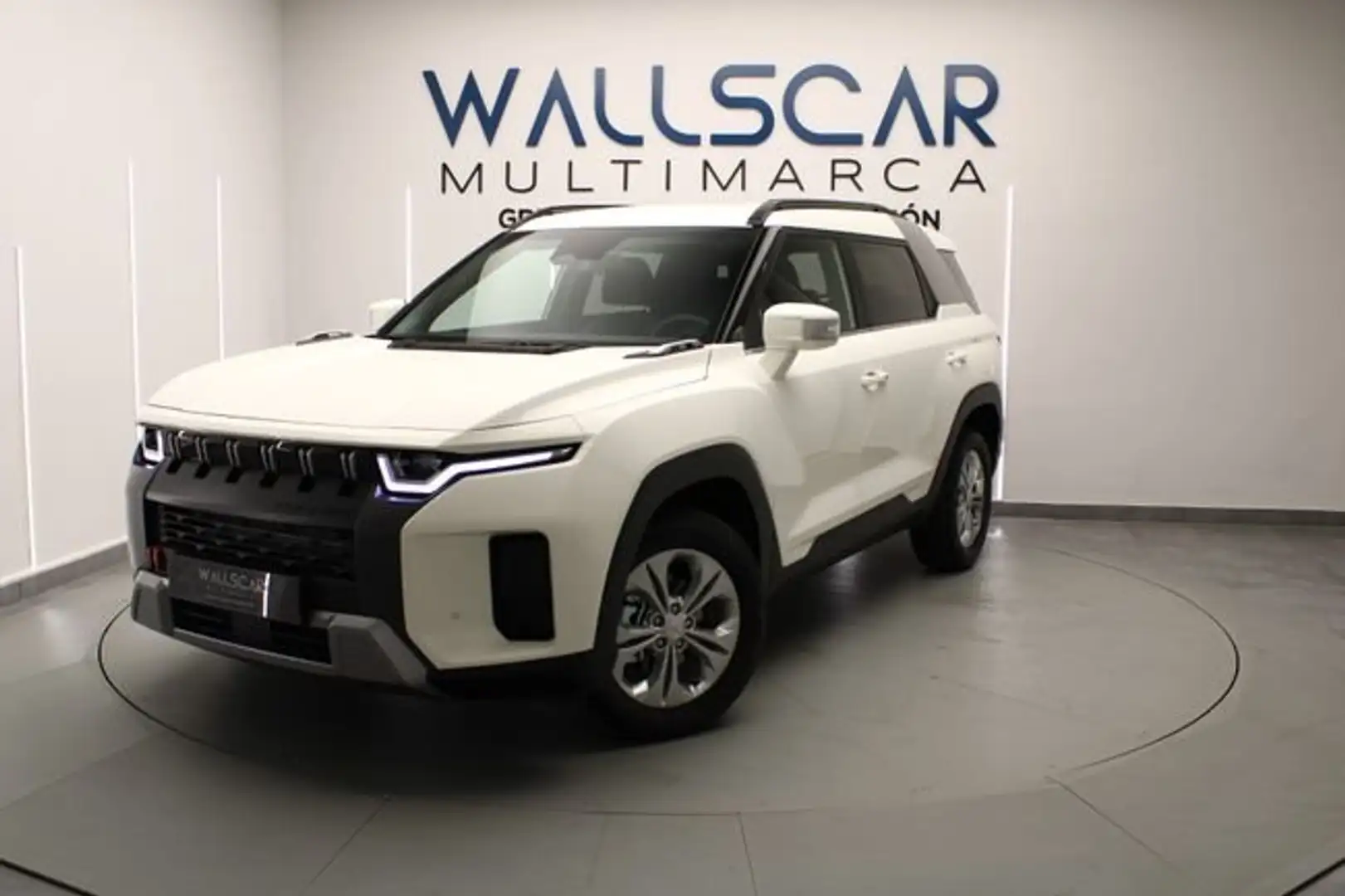 SsangYong Torres G15 HEV Trend Aut. Weiß - 2