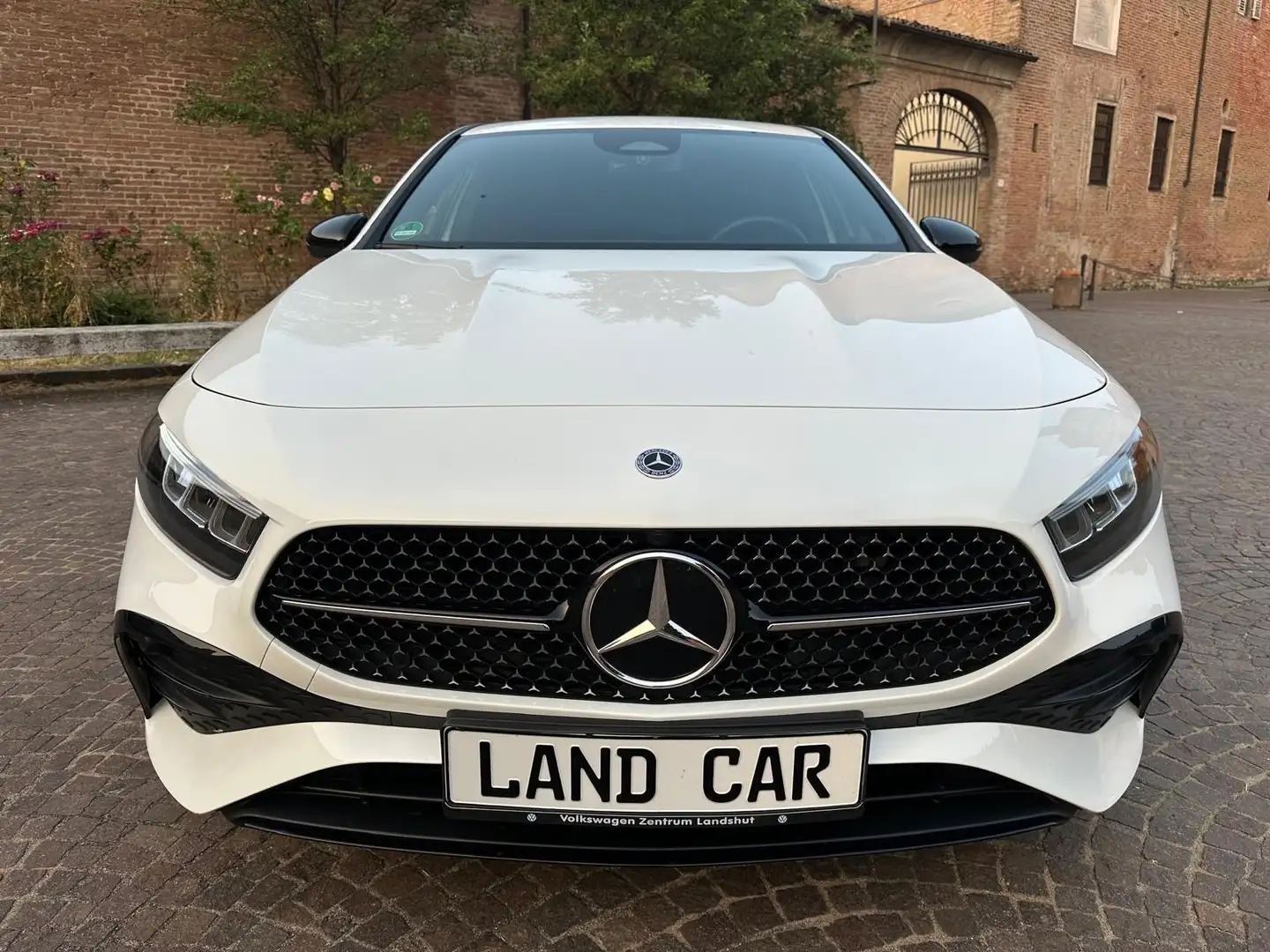 Mercedes-Benz A 180 A 180 Automatic AMG Line Premium Wit - 2