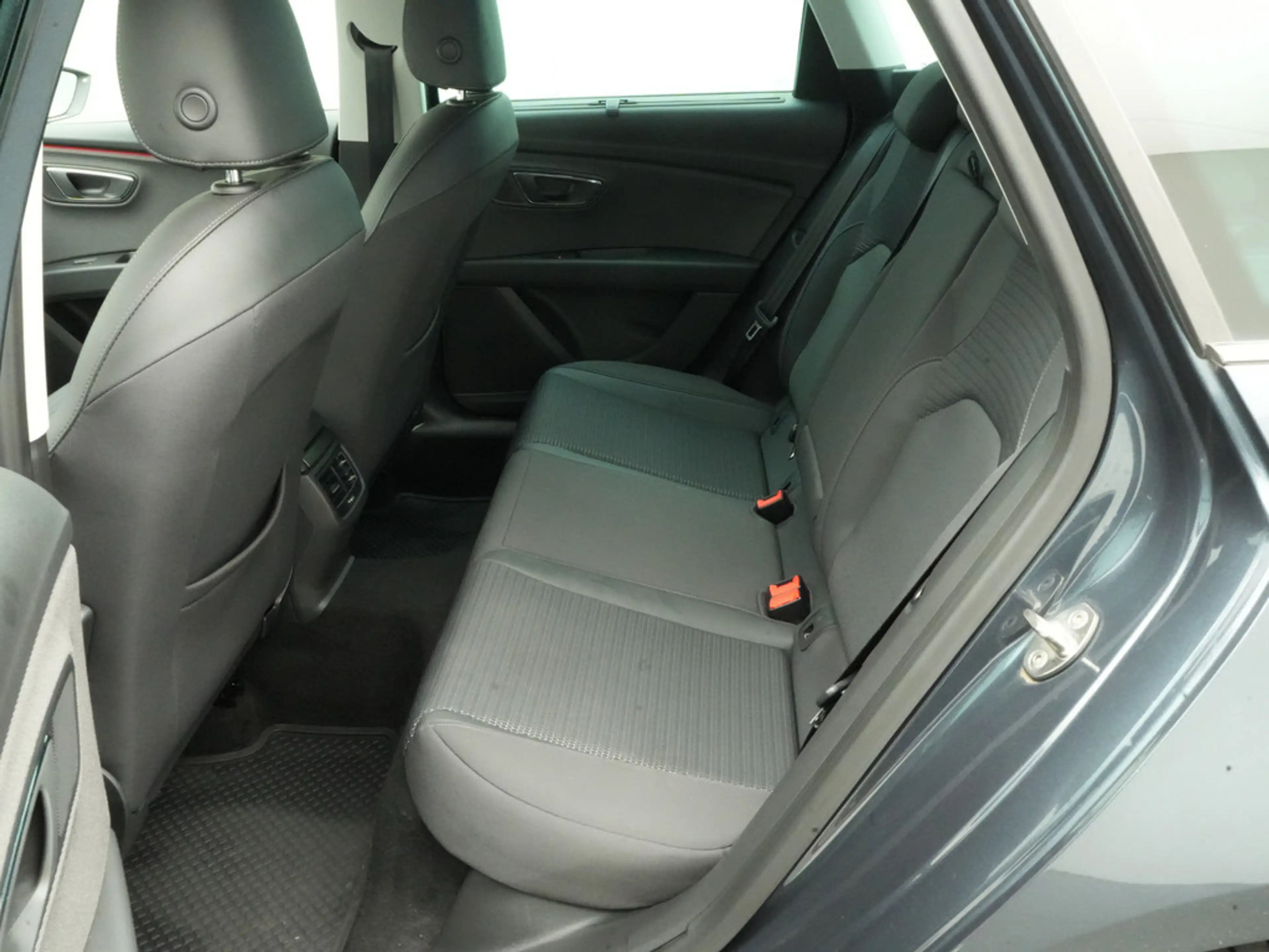 SEAT Leon ST Xcellence DSG CARPLAY ACC NAVI PDC — photo 12