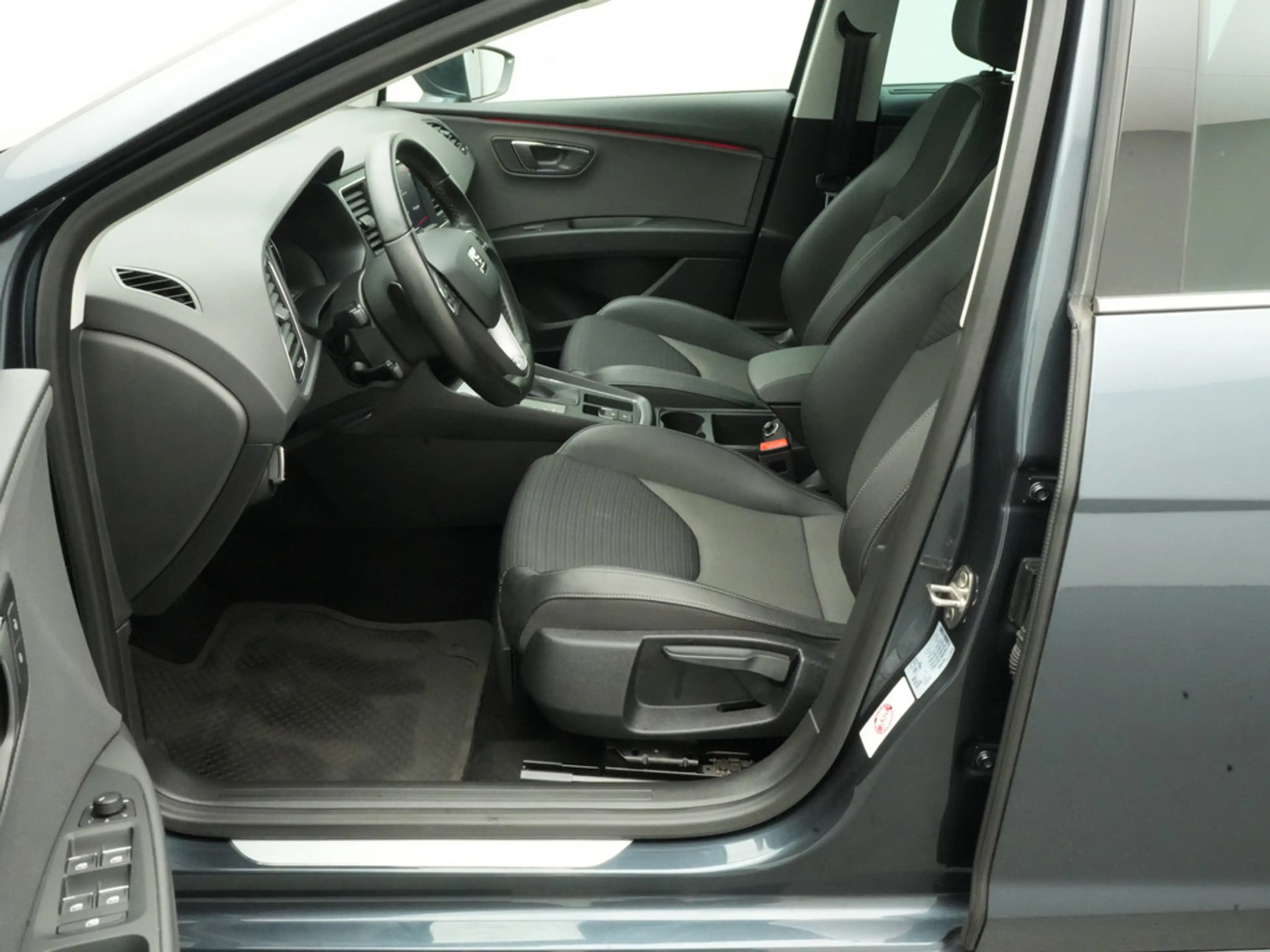 SEAT Leon ST Xcellence DSG CARPLAY ACC NAVI PDC — photo 11