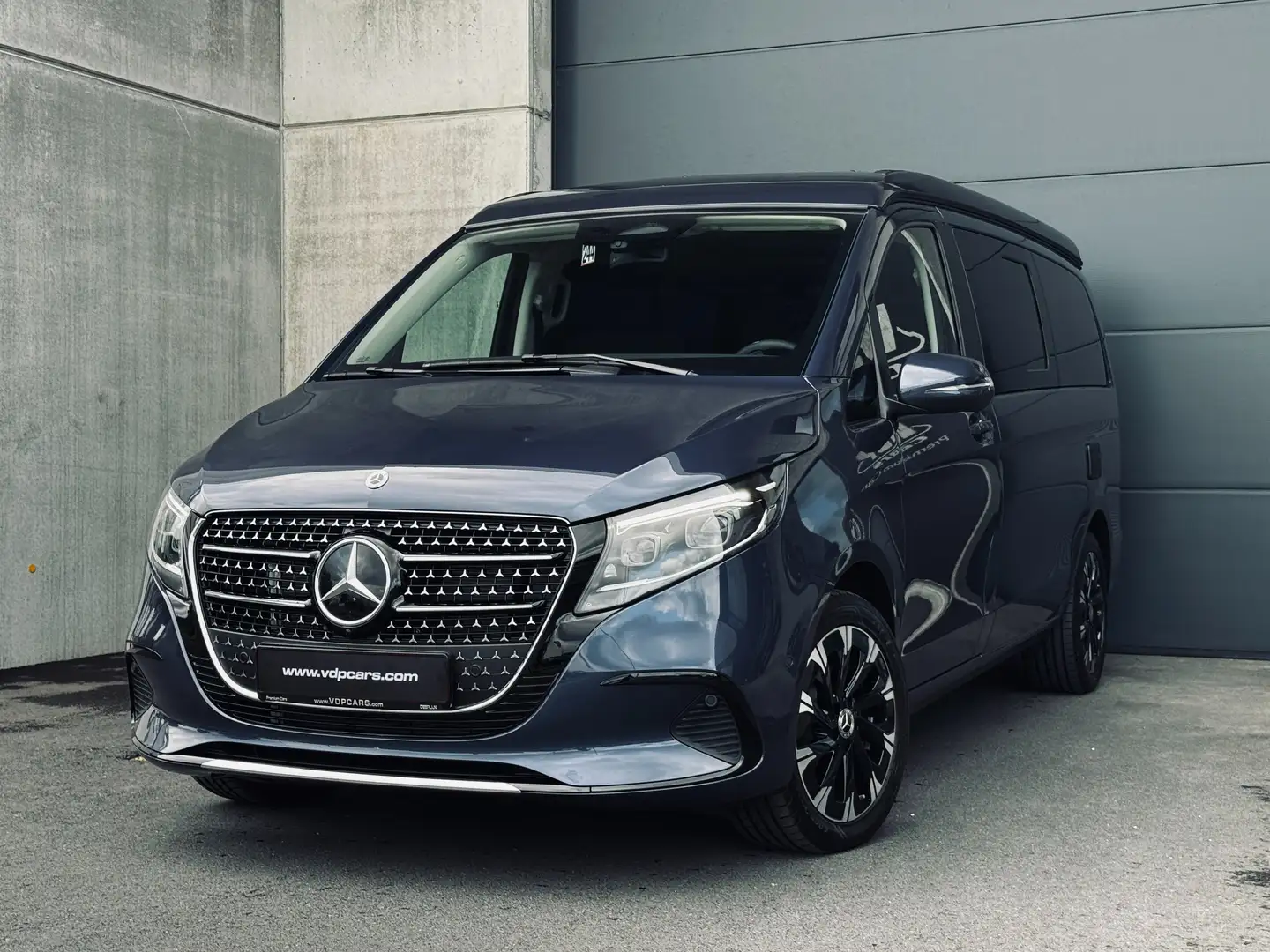 Mercedes-Benz Marco Polo V220d 4MATIC 4x4 DISTRONIC MULTIBEAM MBUX TREKHAAK Modrá - 2