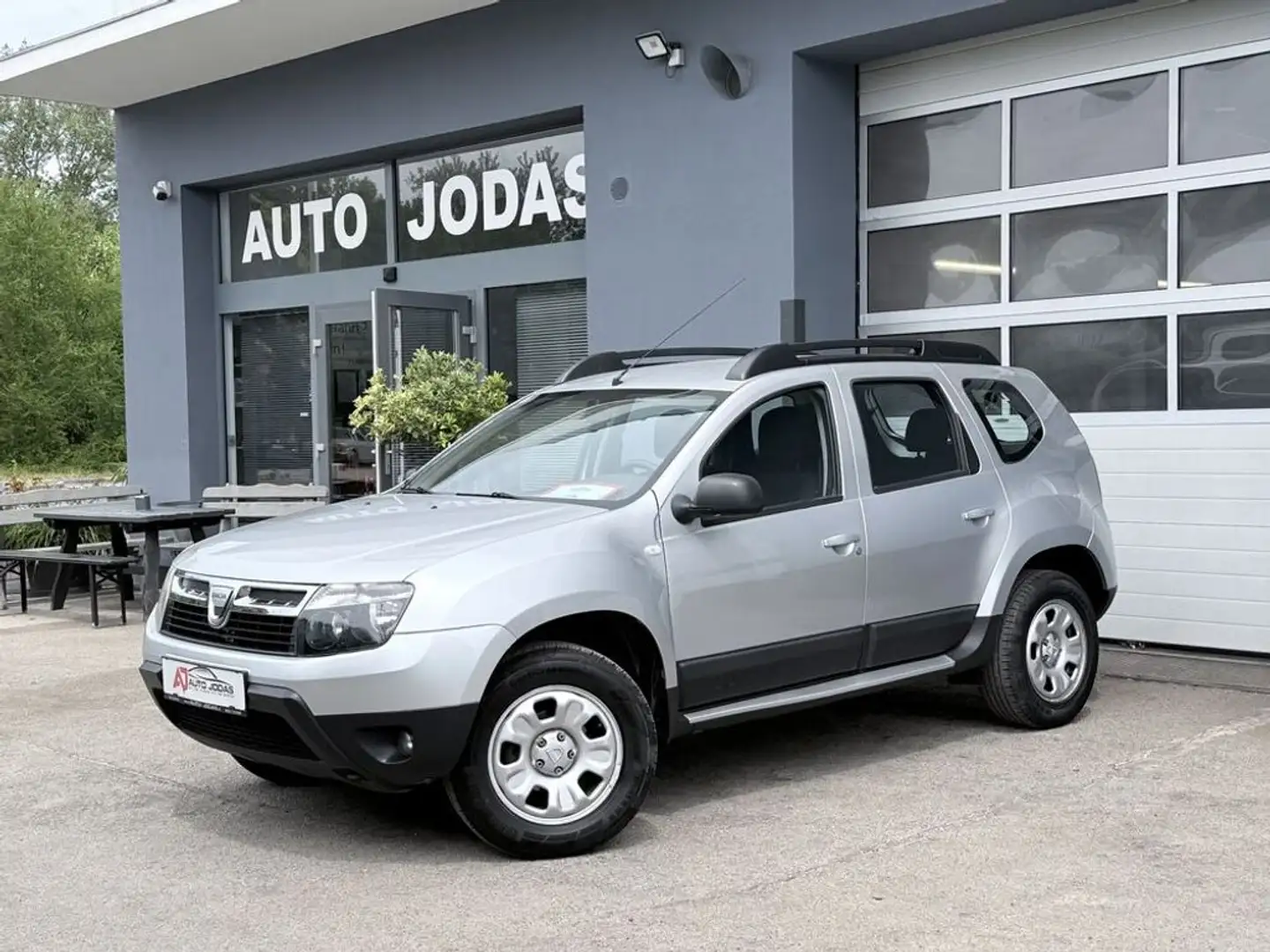 Dacia Duster Laurèate 1.6 16V 4WD **Klima/Freisprech** Grau - 2