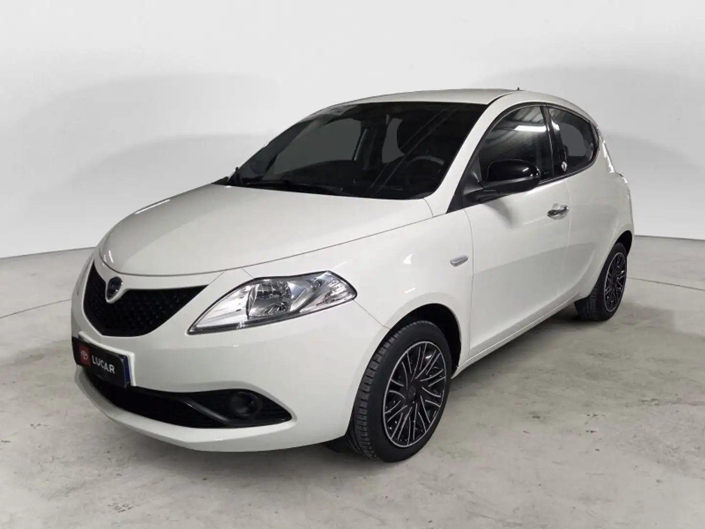 Lancia Ypsilon 1.2 69 CV 5p. GPL Ecochic Gold Weiß - 1