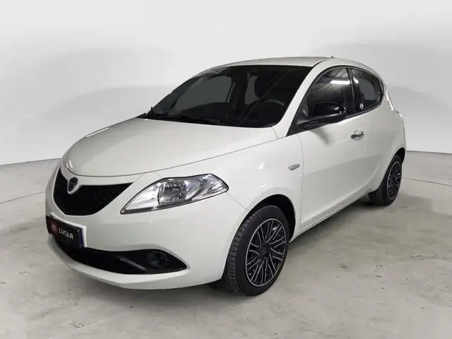 Lancia Ypsilon 1.2 69 CV 5p. GPL Ecochic Gold
