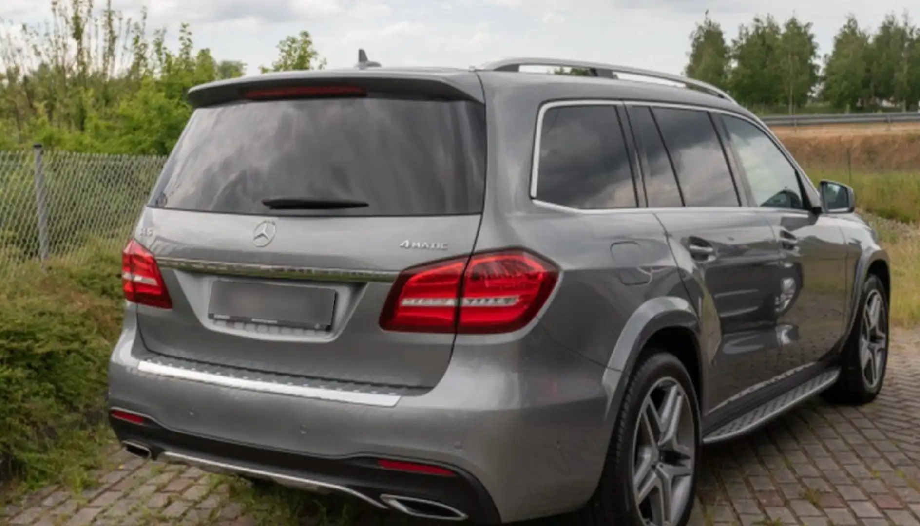 Mercedes-Benz GLS 350 d 4Matic 9G-TRONIC AMG Line - 2