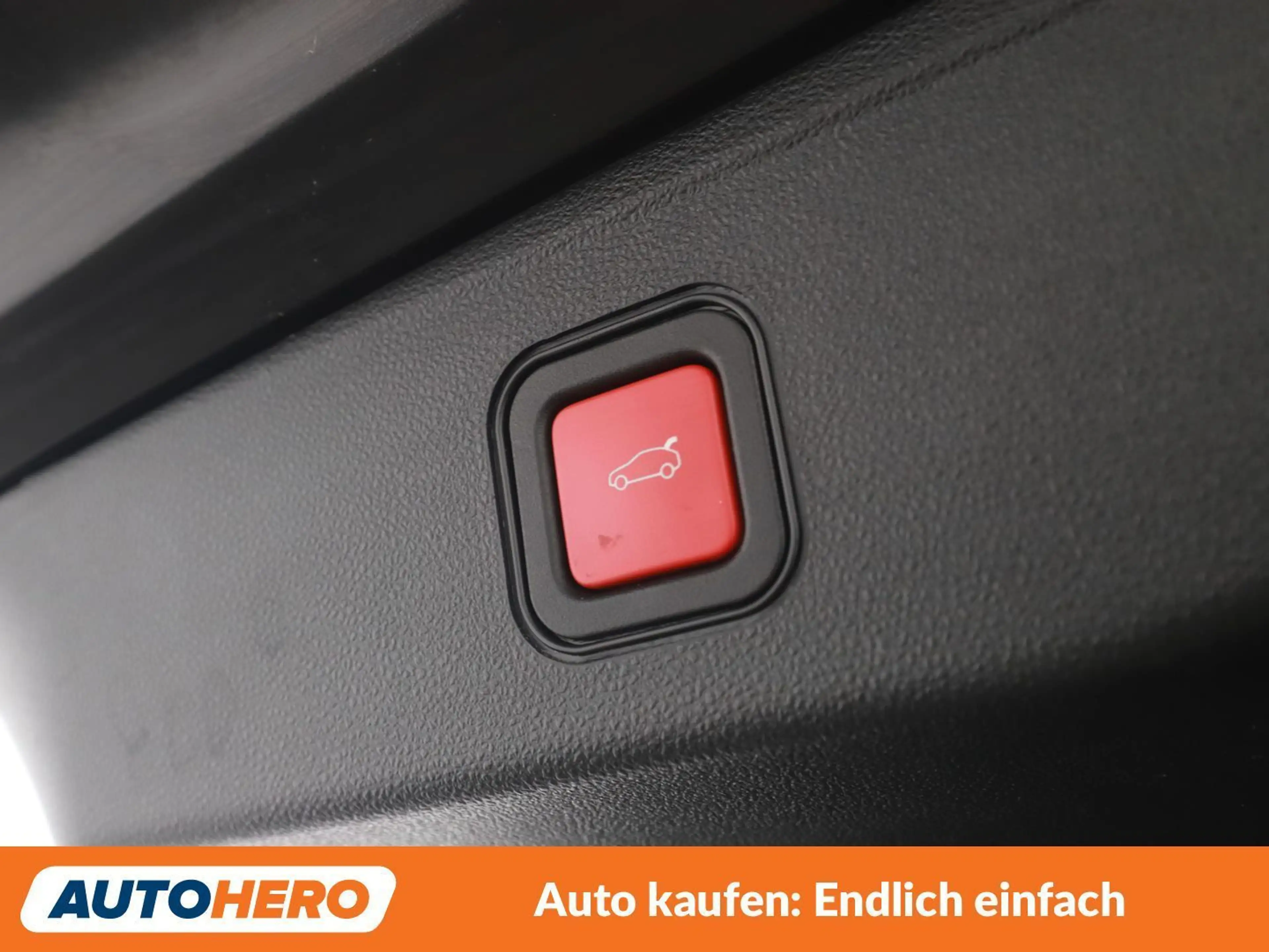 Jeep Avenger 1.2 T3 Mild-Hybrid Summit — photo 30