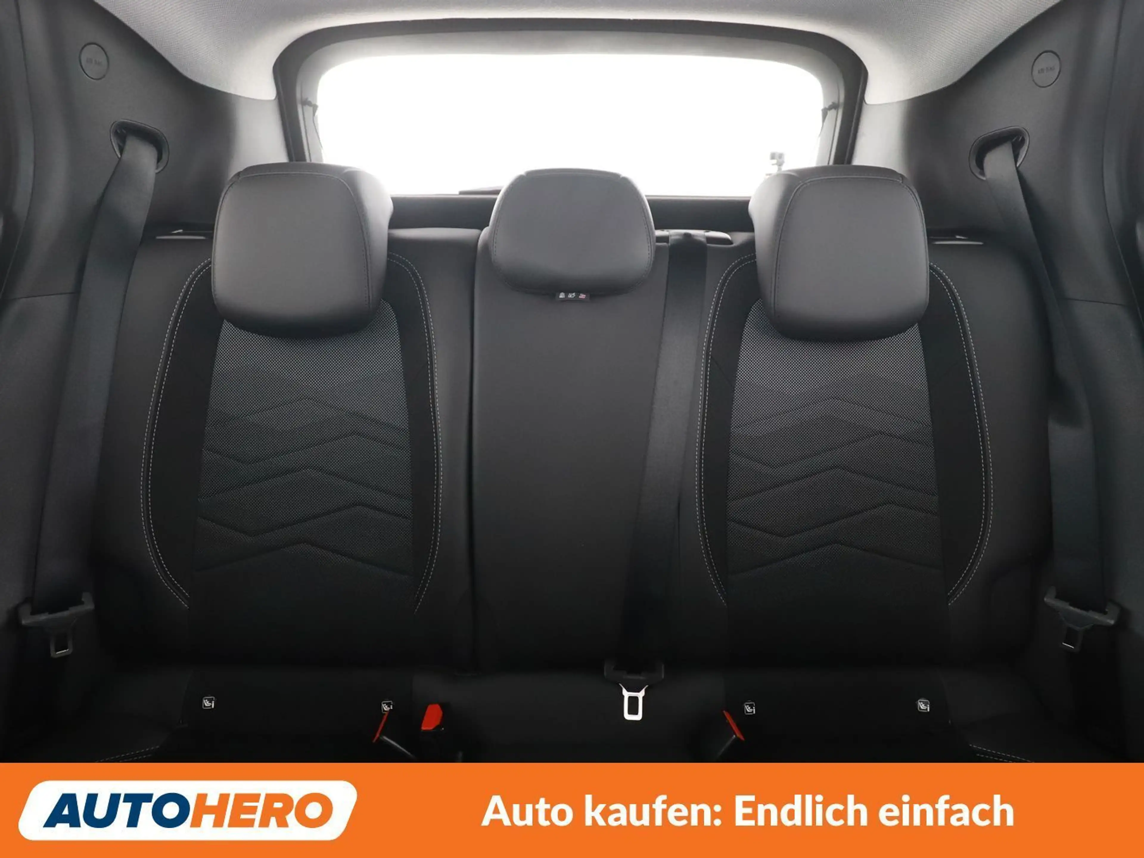 Jeep Avenger 1.2 T3 Mild-Hybrid Summit — photo 15