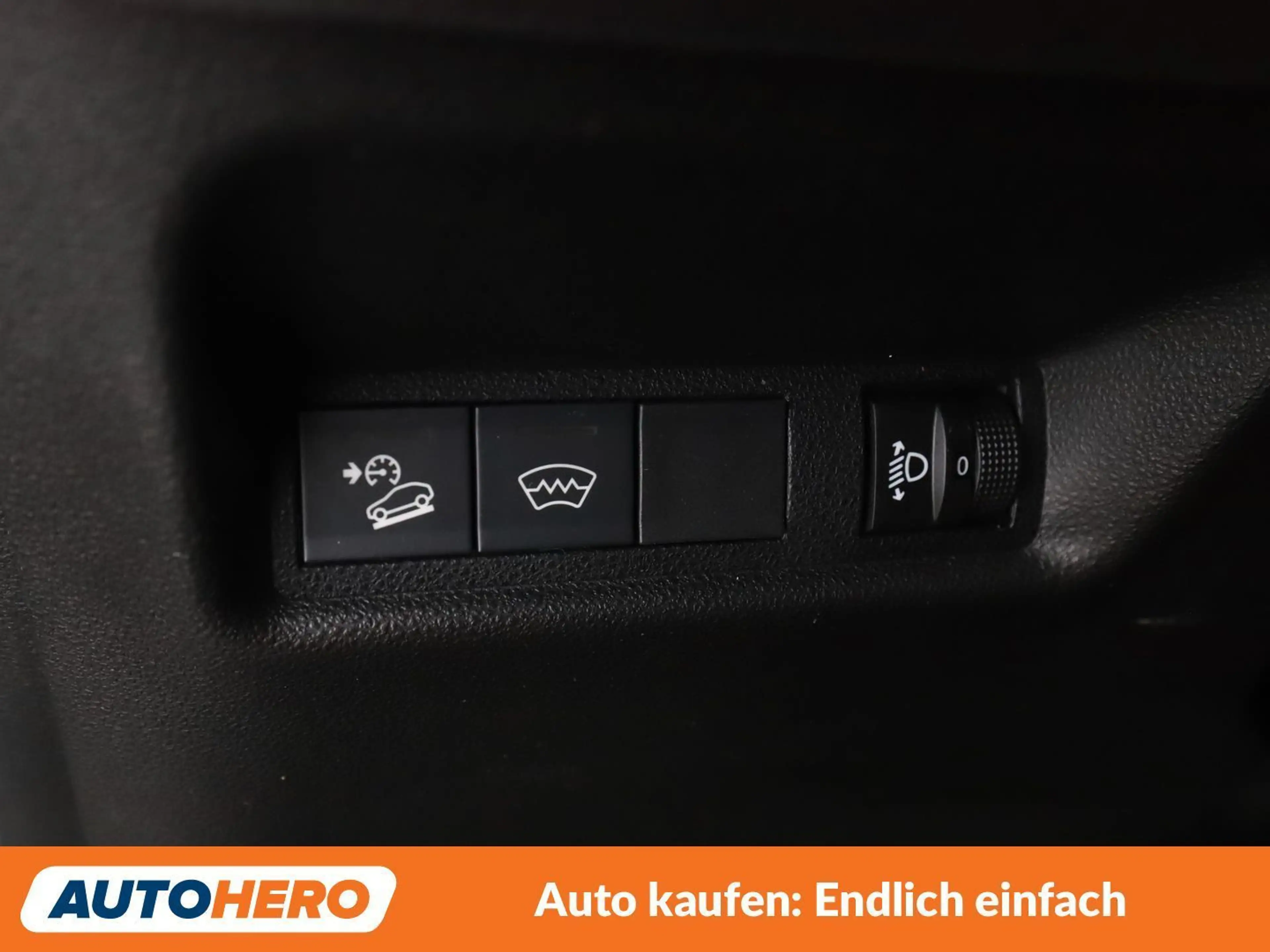 Jeep Avenger 1.2 T3 Mild-Hybrid Summit — photo 29