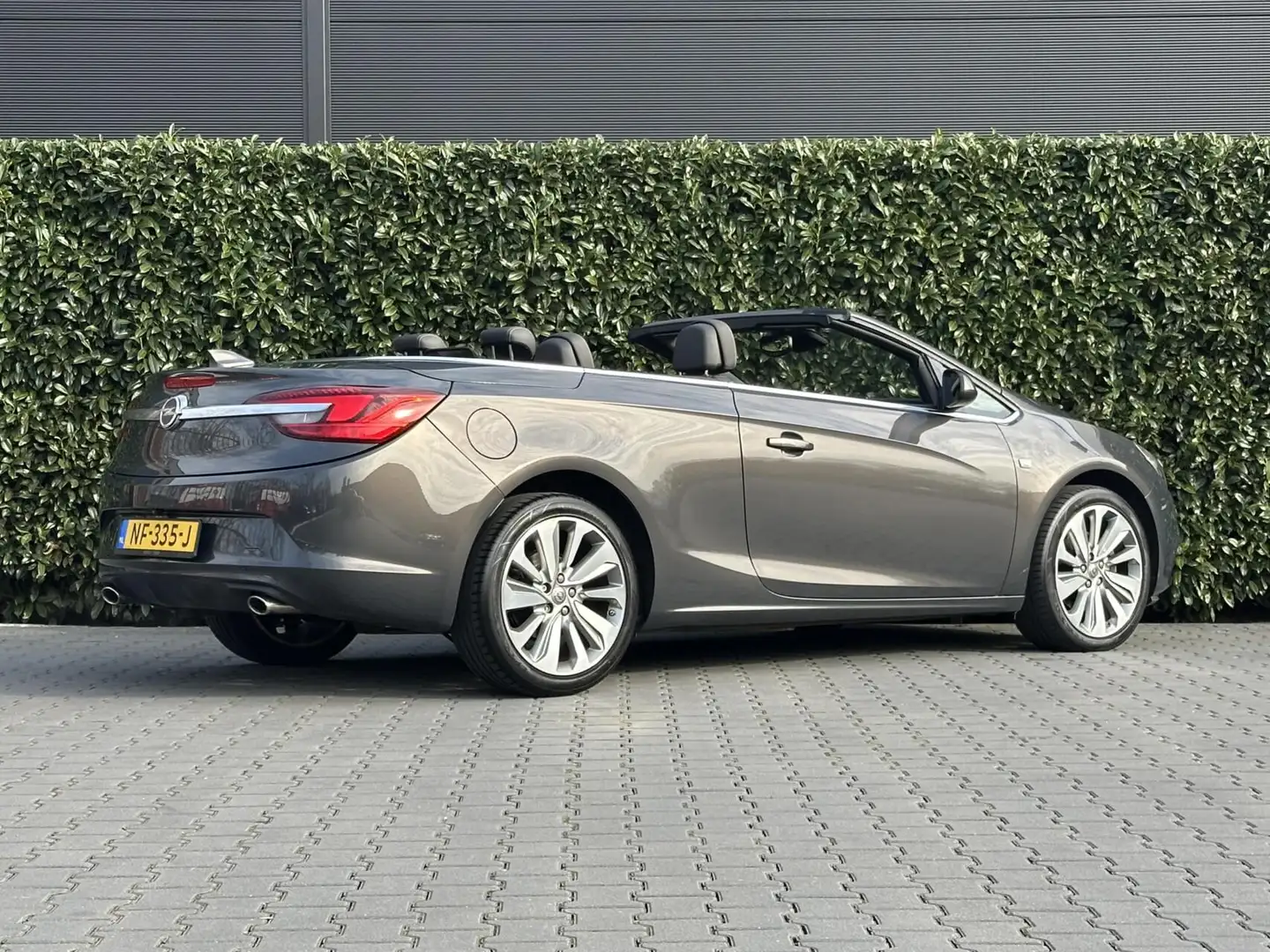 Opel Cascada 1.6 Turbo Innovation, LEDER, NAVI, CAMERA, CRUISE Gris - 2