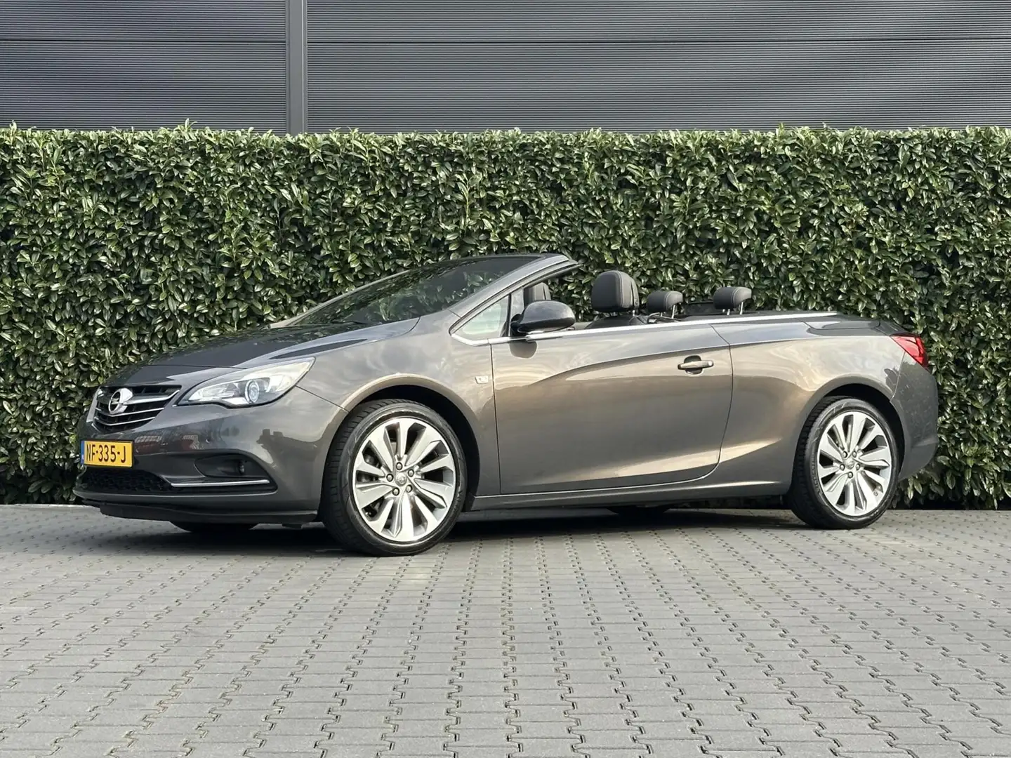 Opel Cascada 1.6 Turbo Innovation, LEDER, NAVI, CAMERA, CRUISE Gris - 1